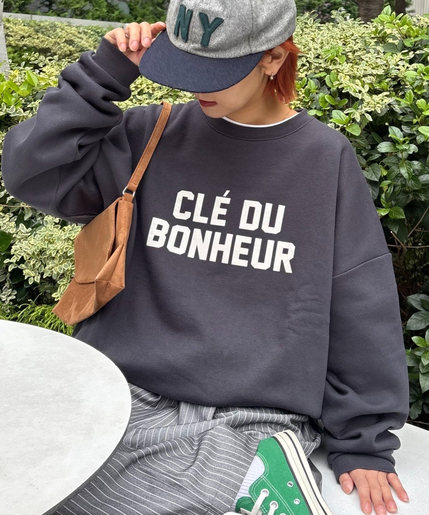 【チャオパニックティピー/CIAOPANIC TYPY】の【WEB限定】【UNISEX】CLE DUビッグシルエット裏起毛ロゴスウェット インテリア・キッズ・メンズ・レディースファッション・服の通販 founy(ファニー) 　ファッション　Fashion　レディースファッション　Fashion for Women　トップス・カットソー　Cut & Sew Tops　レディースパーカー・カジュアルフーディー　Casual Hoodies & Sweatshirts　スウェット・クルーネックトップス　Sweatshirts & Crewnecks / Relaxed Fit Sweat Tops　スウェット / スエット　Sweatshirt, Sweatwear　スラックス　Slacks, Dress Pants　ハーフ　Half, Half-Length　ビッグ　Big, Oversized　フロント　Front, Front Design　ユニセックス　Unisex, Genderless　ロング　Long, Long-Length　ワイド　Wide, Wide Fit　おすすめ　Recommended / Our Picks　チャコールグレー|ID: prp329100004724864 ipo3291000000034781628