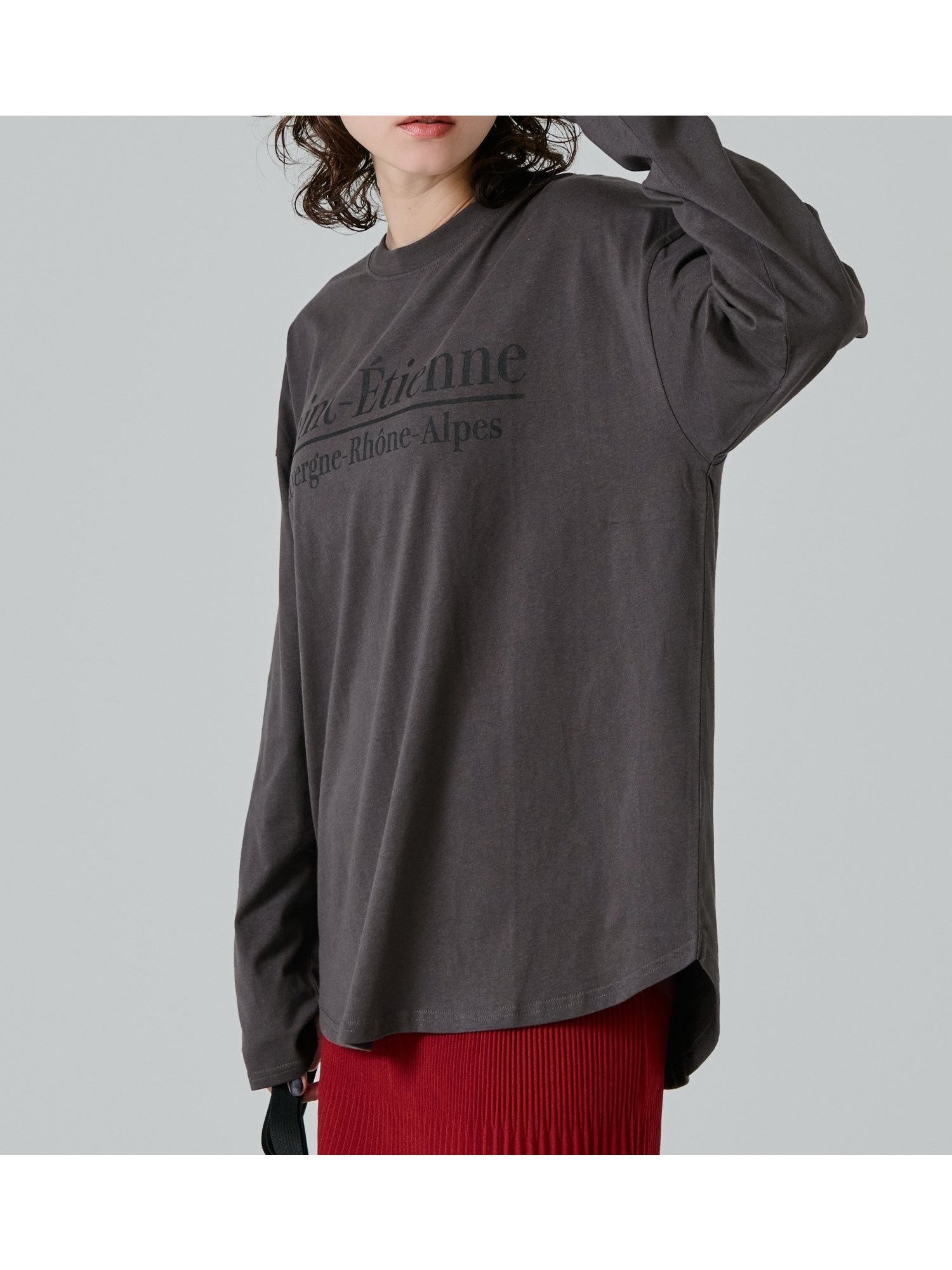 【コカ/COCA】のビックロゴTシャツ インテリア・キッズ・メンズ・レディースファッション・服の通販 founy(ファニー) ファッション Fashion レディースファッション Fashion for Women トップス・カットソー Cut & Sew Tops シャツ・ブラウス・オフィスカジュアル Elegant Blouses & Button-Ups ロングTシャツ・Tシャツ Longline T-Shirts & Tees インナー Innerwear クロップド Cropped, Short Length シンプル Simple, Minimal ジャケット Jacket, Outerwear デニム Denim, Jeans Material 長袖 Long Sleeve, Full Sleeve ビッグ Big, Oversized プリント Print, Printed Pattern ポケット Pocket, Pocket Detail ワイド Wide, Wide Fit 2025年 2025 2025-2026秋冬・A/W Autumn/Winter 2025–26 AW25–26 D|ID: prp329100004724885 ipo3291000000034546459