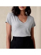 【バナナリパブリック ファクトリーストア/BANANA REPUBLIC FACTORY STORE】のBANANA REPUBLIC FACTORY STORE VネックタイムレスTシャツ 人気、トレンドファッション・服の通販 founy(ファニー) ファッション Fashion レディースファッション Fashion for Women トップス・カットソー Cut & Sew Tops シャツ・ブラウス・オフィスカジュアル Elegant Blouses & Button-Ups ロングTシャツ・Tシャツ Longline T-Shirts & Tees Vネックトップス V-Neck Tops / V-Cut Neckline Shirts フォルム Silhouette, Form ベーシック Basic, Essential thumbnail HEATHER_GREY|ID: prp329100004724903 ipo3291000000034620730