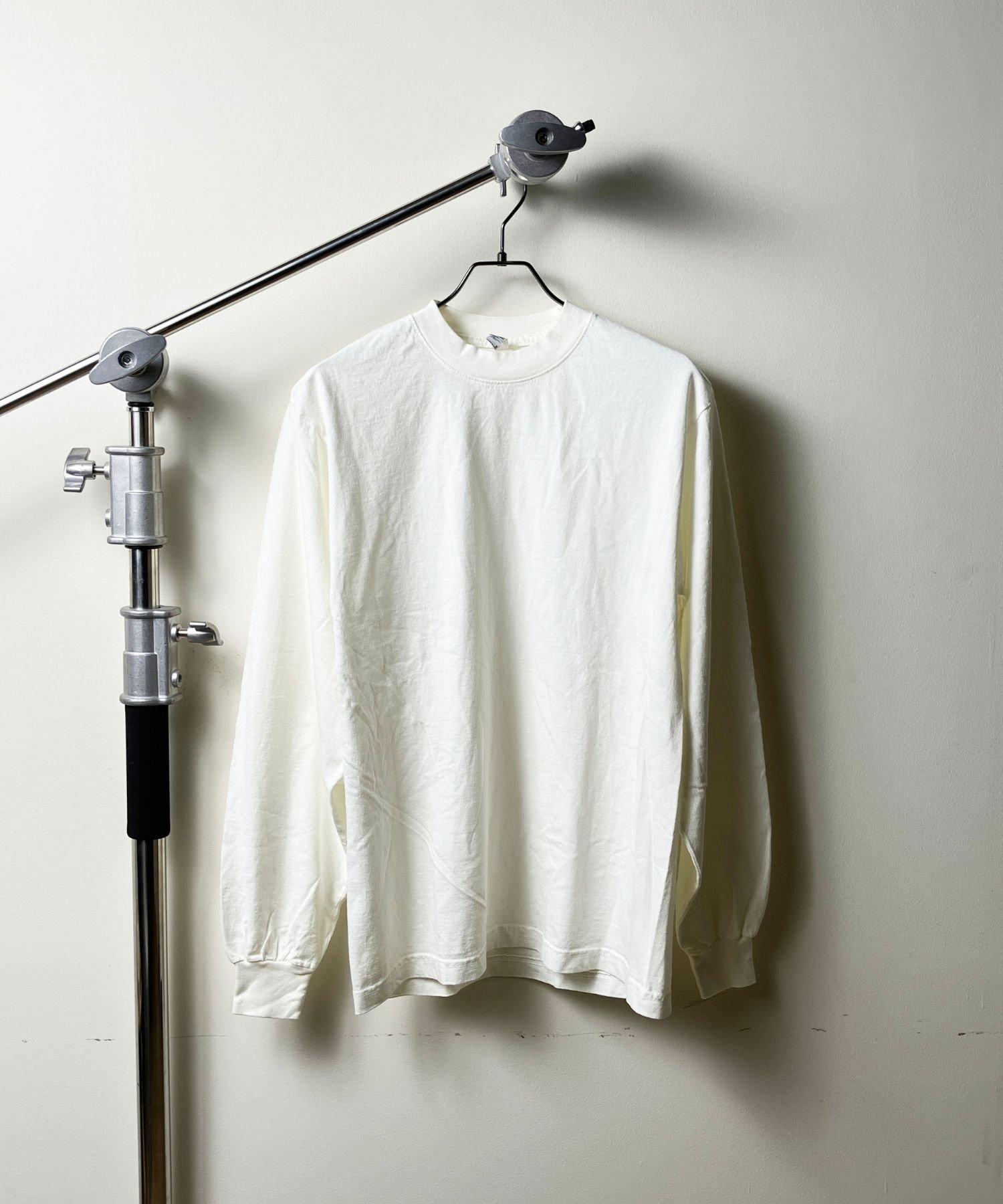 【その他のブランド/Other】のLOSANGELS APPAREL(ロサンゼルスアパレル)L/S Grmnt Dye CrewNeck 6.5oz インテリア・キッズ・メンズ・レディースファッション・服の通販 founy(ファニー) ファッション Fashion レディースファッション Fashion for Women アウトドア Outdoor Clothing 長袖 Long Sleeve, Full Sleeve メンズ Men's, Menswear 無地 Plain, Solid Color OFFWHITE|ID: prp329100004724921 ipo3291000000034457462