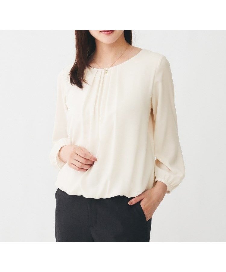 【アンタイトル/UNTITLED】の【通勤スーツ/オフィス/フォーマル】パウダリーブラウス インテリア・キッズ・メンズ・レディースファッション・服の通販 founy(ファニー) ファッション Fashion レディースファッション Fashion for Women トップス・カットソー Cut & Sew Tops シャツ・ブラウス・オフィスカジュアル Elegant Blouses & Button-Ups インナー Innerwear ギャザー Gathered, Ruffled サテン Satin, Glossy Fabric ジャケット Jacket, Outerwear ストレッチ Stretch, Stretchy Fabric スマート Smart, Elegant スーツ Suit, Formalwear ドレープ Drape, Draping Fabric 定番 Standard, Basic Item 人気 Popular, Best Seller パウダー Powder, Soft Tone フォーマル Formal, Dressy ベーシック Basic, Essential おすすめ Recommended / Our Picks エレガント 上品 Elegant ビジネス 仕事 通勤 Business / Work / Commuting グレージュ|ID: prp329100004725479 ipo3291000000034416469