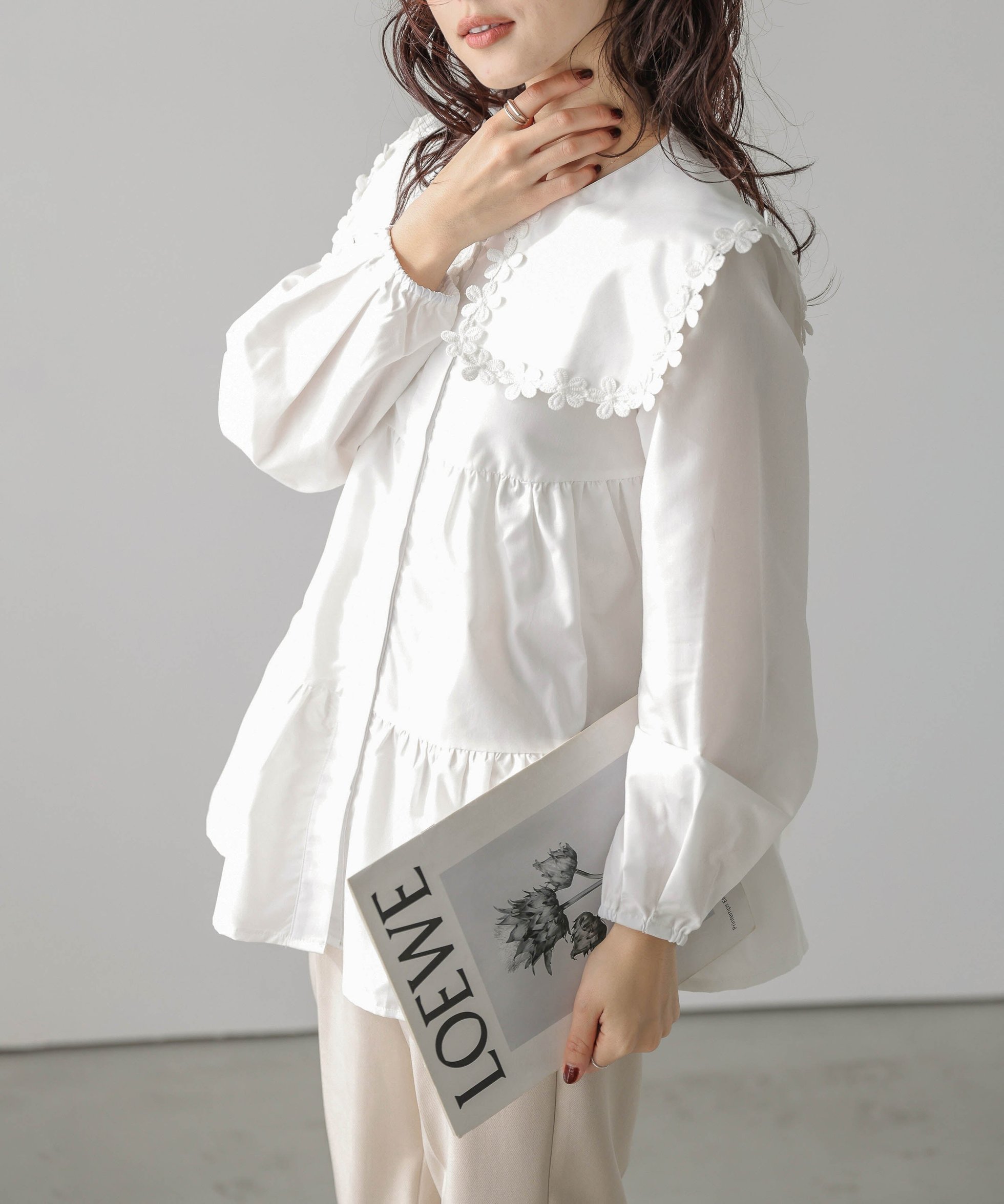 【ラジュール/Lajour】のセーラーカラー ティアードブラウス インテリア・キッズ・メンズ・レディースファッション・服の通販 founy(ファニー) 　ファッション　Fashion　レディースファッション　Fashion for Women　トップス・カットソー　Cut & Sew Tops　シャツ・ブラウス・オフィスカジュアル　Elegant Blouses & Button-Ups　おすすめ　Recommended / Our Picks　カーディガン　Cardigan, Knitwear　フラワー　Flower, Floral　レース　Lace, Lace Fabric　エレガント 上品　Elegant　ホワイト|ID: prp329100004725521 ipo3291000000034245936