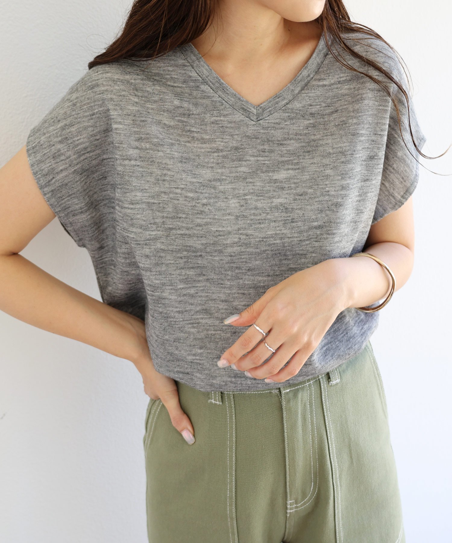 【アンドミー/andme】のVネック フレンチスリーブ ニットソー トップス インテリア・キッズ・メンズ・レディースファッション・服の通販 founy(ファニー) ファッション Fashion レディースファッション Fashion for Women トップス・カットソー Cut & Sew Tops ニット Knit Tops & Sweaters Vネックトップス V-Neck Tops / V-Cut Neckline Shirts スリーブ Sleeve, Long Sleeve / Short Sleeve ニットソー Knit-Sewn, Cut & Sew Knit バランス Balance, Style Balance フレンチ French, French Style 人気 Popular, Best Seller ライトグレー|ID: prp329100004725561 ipo3291000000034583193