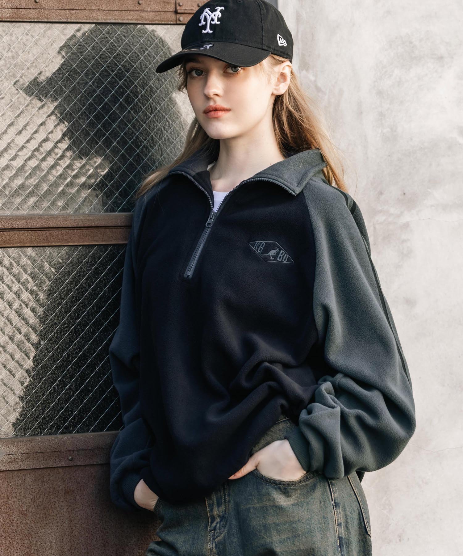 【ロッキーモンロー/Rocky Monroe】の新色追加 KANGOL 別注コラボサイドラインロゴ刺繍ハーフジップフリース インテリア・キッズ・メンズ・レディースファッション・服の通販 founy(ファニー) 　ファッション　Fashion　レディースファッション　Fashion for Women　インナー　Innerwear　春　Spring　秋　Autumn　コンパクト　Compact, Small Size　軽量　Lightweight, Ultra Light　スポーツ　Sports, Activewear　ダブル　Double, Double-Breasted　人気　Popular, Best Seller　別注　Limited Edition, Custom Order　メンズ　Men's, Menswear　ロング　Long, Long-Length　ワイド　Wide, Wide Fit　冬　Winter / This Winter　再入荷　Restock / Back in Stock　おすすめ　Recommended / Our Picks　エレガント 上品　Elegant　2025年　2025　2025-2026秋冬・A/W　Autumn/Winter 2025–26 AW25–26　B.ブラック|ID: prp329100004725722 ipo3291000000036069179