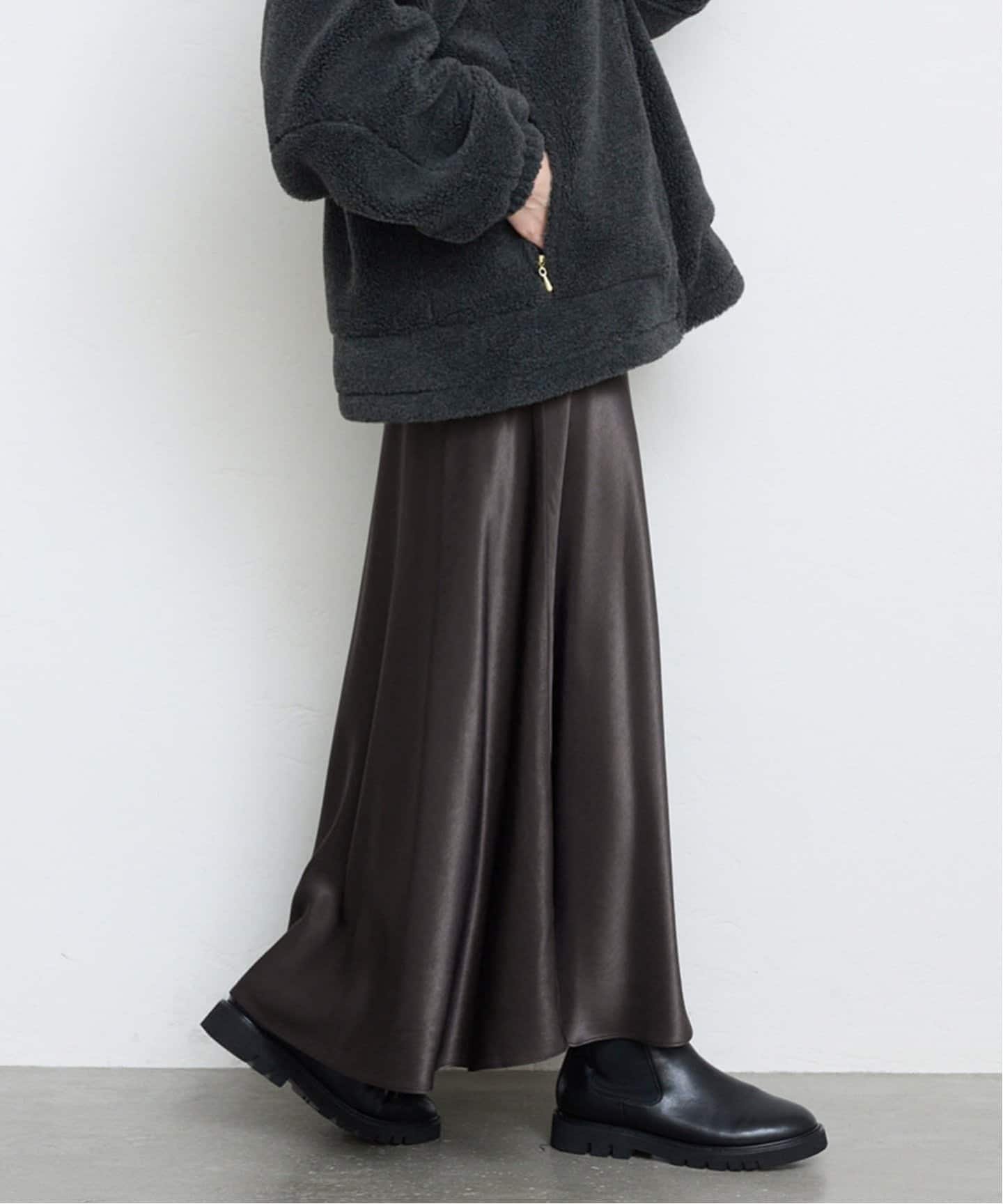 【スローブ イエナ/SLOBE IENA】の《WEB限定カラー有り/追加》グロッシーサテンフレアスカート インテリア・キッズ・メンズ・レディースファッション・服の通販 founy(ファニー) 　ファッション　Fashion　レディースファッション　Fashion for Women　スカート　Skirts　Aライン・フレアスカート　A-Line & Flared Skirts　アクセサリー　Fashion Accessories　サテン　Satin, Glossy Fabric　スウェット / スエット　Sweatshirt, Sweatwear　フレア　Flare, Flared　2025年　2025　2025-2026秋冬・A/W　Autumn/Winter 2025–26 AW25–26　グレー|ID: prp329100004725858 ipo3291000000034486784