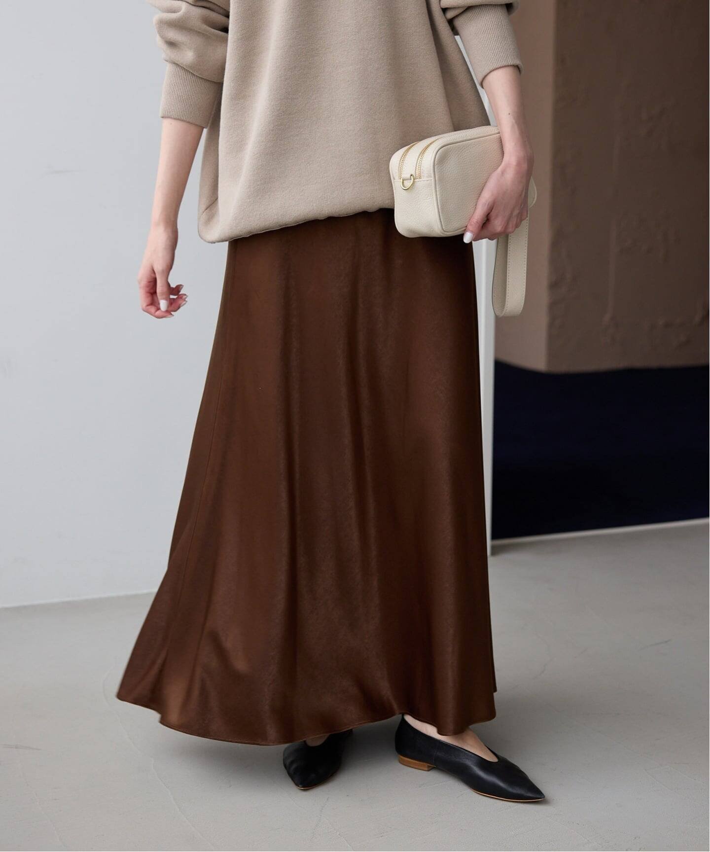 【スローブ イエナ/SLOBE IENA】の《WEB限定カラー有り/追加》グロッシーサテンフレアスカート インテリア・キッズ・メンズ・レディースファッション・服の通販 founy(ファニー) 　ファッション　Fashion　レディースファッション　Fashion for Women　スカート　Skirts　Aライン・フレアスカート　A-Line & Flared Skirts　アクセサリー　Fashion Accessories　サテン　Satin, Glossy Fabric　スウェット / スエット　Sweatshirt, Sweatwear　フレア　Flare, Flared　2025年　2025　2025-2026秋冬・A/W　Autumn/Winter 2025–26 AW25–26　ブラウン|ID: prp329100004725858 ipo3291000000034486786