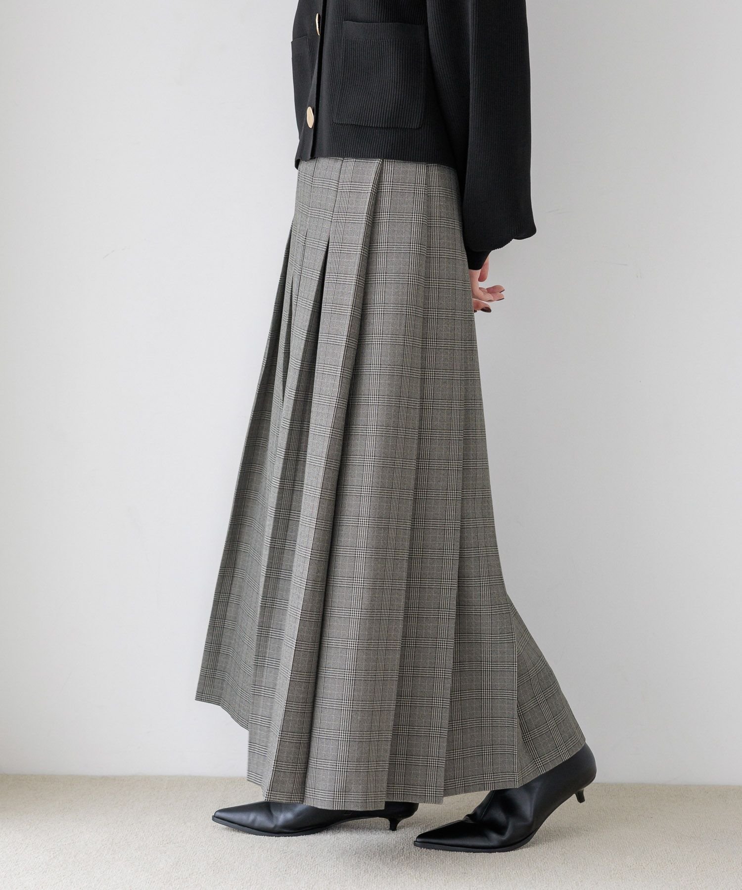 【ローリーズファーム/LOWRYS FARM】のラナテックプリーツロングスカート インテリア・キッズ・メンズ・レディースファッション・服の通販 founy(ファニー) 　ファッション　Fashion　レディースファッション　Fashion for Women　スカート　Skirts　ロングスカート　Long Skirts / Maxi & Midi Skirts　セットアップ　Set-Up, Coordinated Outfit　チェック　Check, Plaid, Tartan　ブルゾン　Blouson, Bomber Jacket　プリーツ　Pleats, Pleated　ベーシック　Basic, Essential　無地　Plain, Solid Color　チェック|ID: prp329100004725917 ipo3291000000034608487