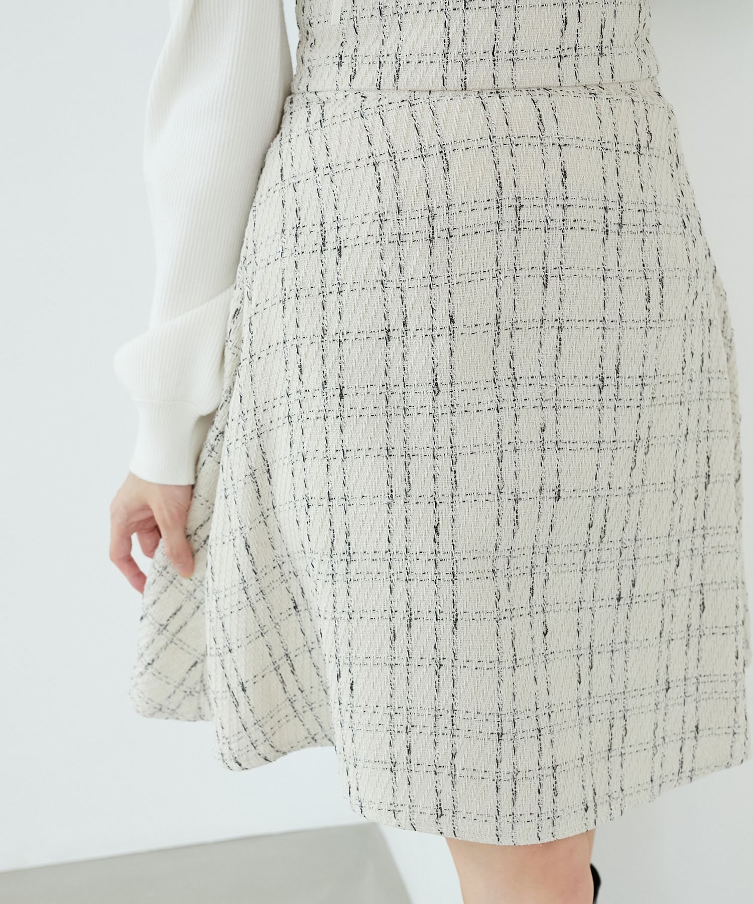 【マジェスティック レゴン/MAJESTIC LEGON】のバックレースアップフレアスカート インテリア・キッズ・メンズ・レディースファッション・服の通販 founy(ファニー) ファッション Fashion レディースファッション Fashion for Women スカート Skirts Aライン・フレアスカート A-Line & Flared Skirts カーディガン Cardigan, Knitwear シアー Sheer, See-Through ジャケット Jacket, Outerwear ダウン Down, Puffer 定番 Standard, Basic Item フレア Flare, Flared ロング Long, Long-Length 再入荷 Restock / Back in Stock おすすめ Recommended / Our Picks エレガント 上品 Elegant アイボリーベース|ID: prp329100004725958 ipo3291000000034498461