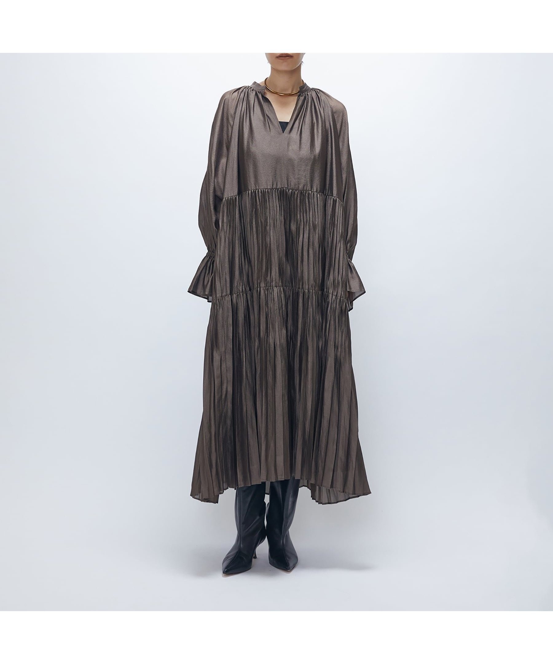 【プルミエ アロンディスモン/1er Arrondissement / MEN】のティアード手絞りプリーツワンピース インテリア・キッズ・メンズ・レディースファッション・服の通販 founy(ファニー) 　ファッション　Fashion　メンズファッション　Fashion for Men　エアリー　Airy Texture　ギャザー　Gathered, Ruffled　スリーブ　Sleeve, Long Sleeve / Short Sleeve　ティアード　Tiered, Tiered Style　フェミニン　Feminine, Girly　プリーツ　Pleats, Pleated　ワッシャー　Washer, Crinkled Finish　Khaki|ID: prp329100004726145 ipo3291000000034148555