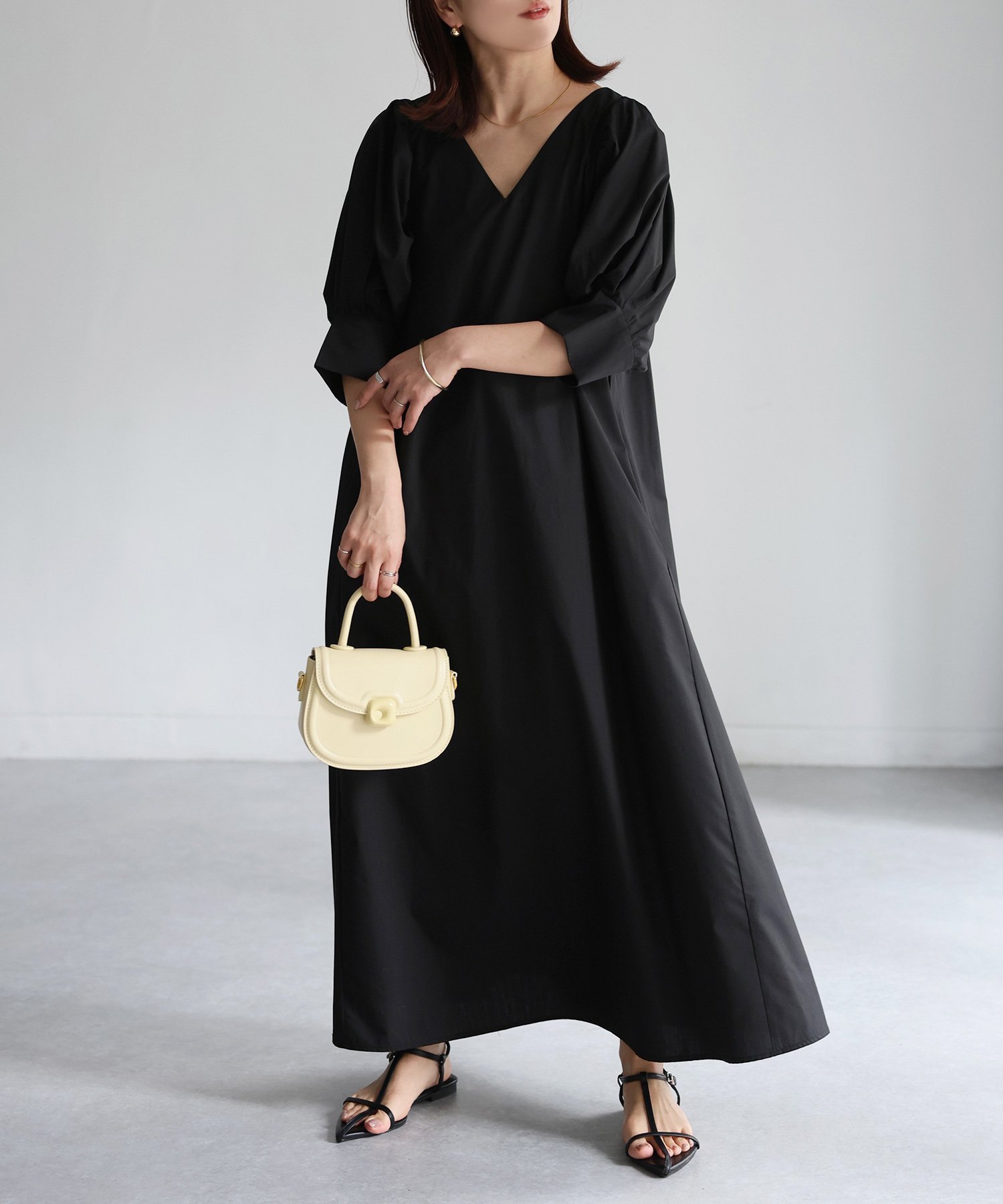 【リベリー/Riberry】のVネックパフスリーブワンピース【無地/ストライプ】 インテリア・キッズ・メンズ・レディースファッション・服の通販 founy(ファニー) 　ファッション　Fashion　レディースファッション　Fashion for Women　ワンピース　Dresses　アクセサリー　Fashion Accessories　インナー　Innerwear　春　Spring　シューズ　Shoes, Footwear　シンプル　Simple, Minimal　ストライプ　Stripe, Striped Pattern　スリーブ　Sleeve, Long Sleeve / Short Sleeve　ダウン　Down, Puffer　無地　Plain, Solid Color　リゾート　Resort, Vacation Style　ロング　Long, Long-Length　楽ちん　Easy Fit, Comfortable　おすすめ　Recommended / Our Picks　夏　Summer　旅行　Travel　エレガント 上品　Elegant　2025年　2025　2025春夏・S/S　Spring/Summer 2025 SS25　ブラック|ID: prp329100004726196 ipo3291000000034660088