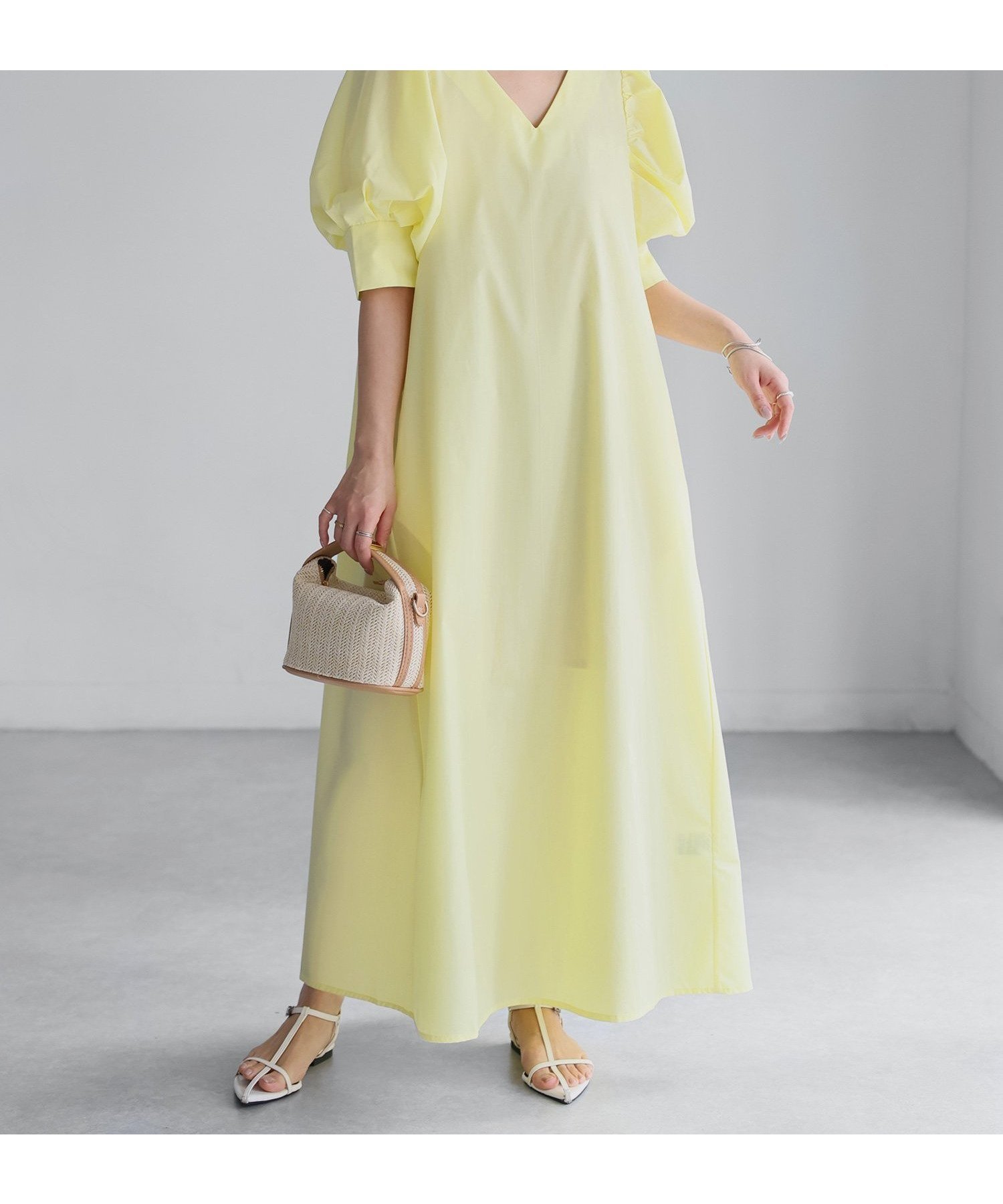 【リベリー/Riberry】のVネックパフスリーブワンピース【無地/ストライプ】 インテリア・キッズ・メンズ・レディースファッション・服の通販 founy(ファニー) 　ファッション　Fashion　レディースファッション　Fashion for Women　ワンピース　Dresses　アクセサリー　Fashion Accessories　インナー　Innerwear　春　Spring　シューズ　Shoes, Footwear　シンプル　Simple, Minimal　ストライプ　Stripe, Striped Pattern　スリーブ　Sleeve, Long Sleeve / Short Sleeve　ダウン　Down, Puffer　無地　Plain, Solid Color　リゾート　Resort, Vacation Style　ロング　Long, Long-Length　楽ちん　Easy Fit, Comfortable　おすすめ　Recommended / Our Picks　夏　Summer　旅行　Travel　エレガント 上品　Elegant　2025年　2025　2025春夏・S/S　Spring/Summer 2025 SS25　ライトイエロー|ID: prp329100004726196 ipo3291000000034660091