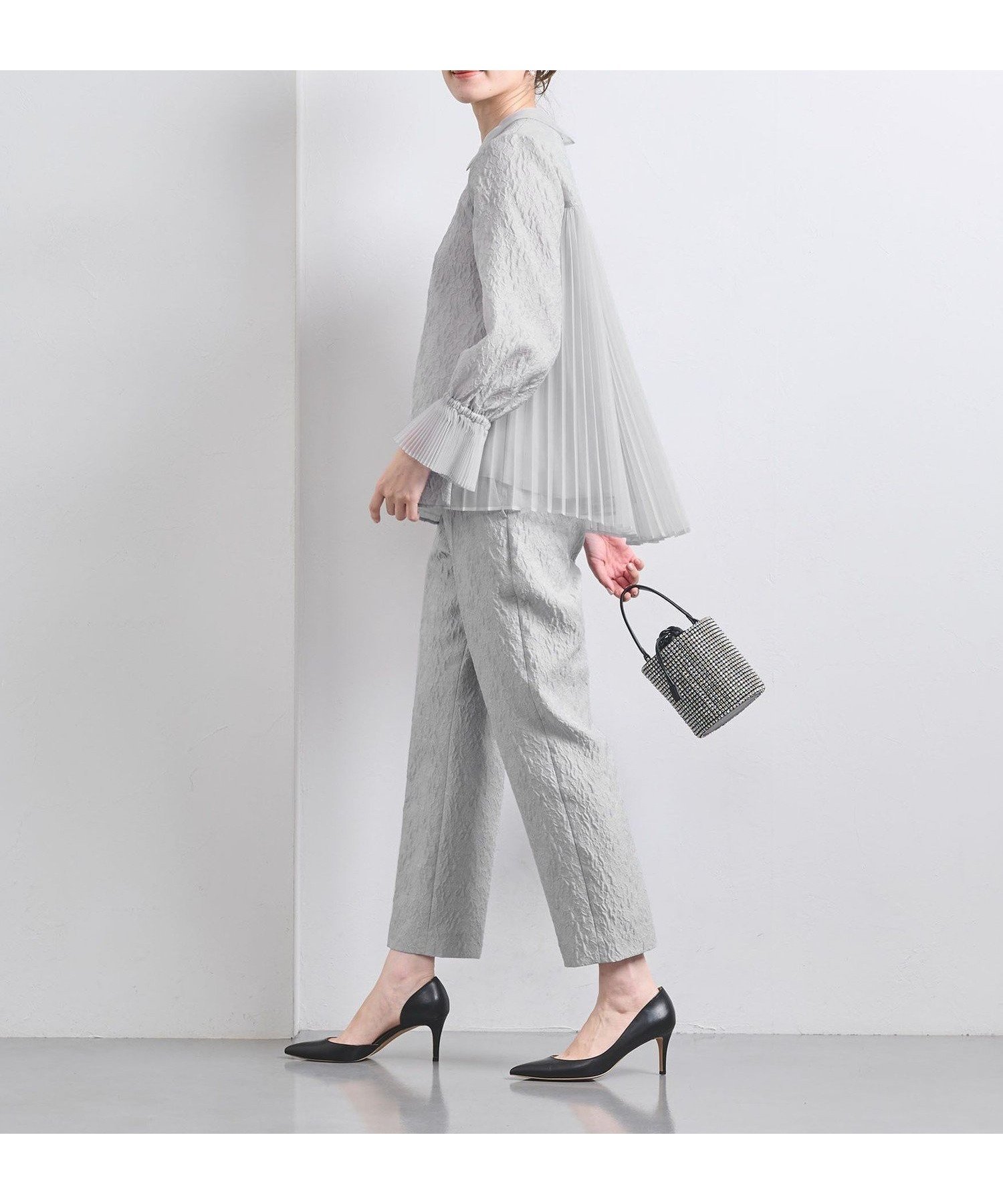 【ユナイテッドアローズ/UNITED ARROWS】のツートーン ジャガード ブラウス 人気、トレンドファッション・服の通販 founy(ファニー) 　ファッション　Fashion　レディースファッション　Fashion for Women　トップス・カットソー　Cut & Sew Tops　シャツ・ブラウス・オフィスカジュアル　Elegant Blouses & Button-Ups　アクセサリー　Fashion Accessories　オーガンジー　Organza Fabric　コンビ　Combo, Combination Style　スリム　Slim, Slim Fit　セットアップ　Set-Up, Coordinated Outfit　ドット　Polka Dot, Dot Pattern　ブルゾン　Blouson, Bomber Jacket　プリーツ　Pleats, Pleated　ベスト　Vest, Waistcoat　別注　Limited Edition, Custom Order　アウトレット　Outlet / Clearance　おすすめ　Recommended / Our Picks　セレモニー　Ceremony　 other-1|ID: prp329100004726209 ipo3291000000034251065