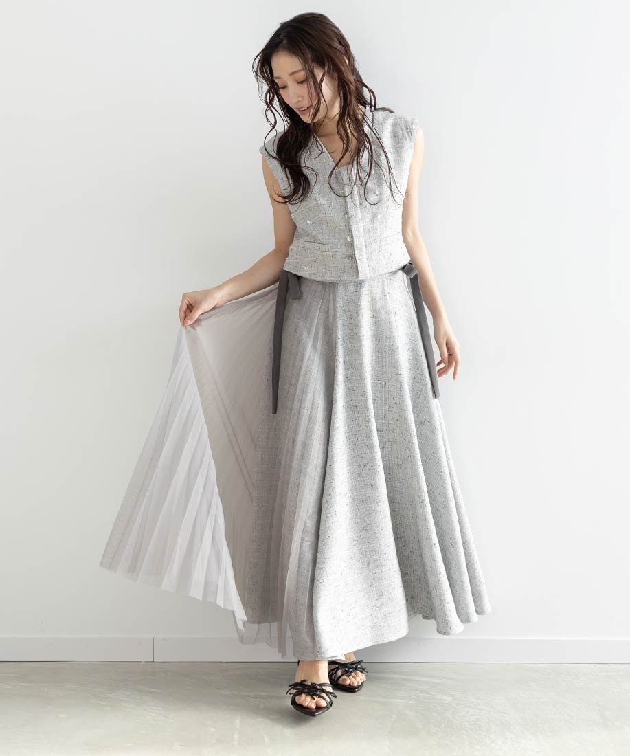 【ランダ/RANDA】のマルチフラワービジューワンピース インテリア・キッズ・メンズ・レディースファッション・服の通販 founy(ファニー) 　ファッション　Fashion　レディースファッション　Fashion for Women　ワンピース　Dresses　インナー　Innerwear　エアリー　Airy Texture　コンパクト　Compact, Small Size　ドッキング　Docking, Mixed Material　ビジュー　Bijou, Jewel-like Accent　フレア　Flare, Flared　プリーツ　Pleats, Pleated　リボン　Ribbon, Bow　夏　Summer　春　Spring　S/S・春夏　SS, Spring/Summer, Warm Season　GRAY|ID: prp329100004726349 ipo3291000000034149319