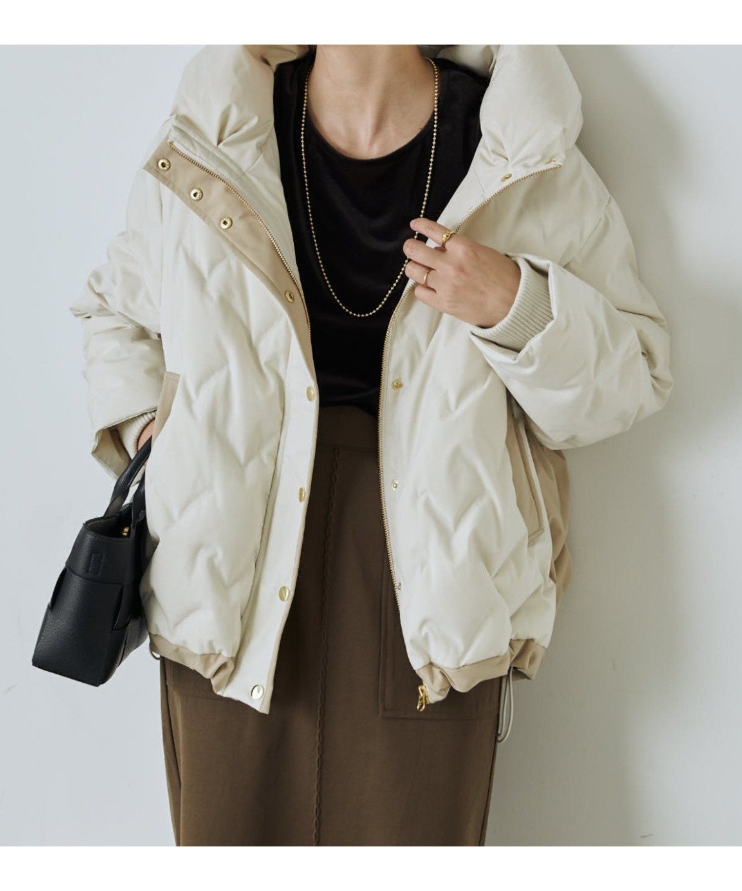 【ジェナ エスパス メルヴェイユ/Jena espace merveilleux】の【配色が映える/大人気ダウン】配色テントラインダウンジャケット インテリア・キッズ・メンズ・レディースファッション・服の通販 founy(ファニー) ファッション Fashion レディースファッション Fashion for Women アウター Coat / Outerwear Collection レディースジャケット・軽アウター Jackets キルティング Quilted, Quilting ジャケット Jacket, Outerwear スマート Smart, Elegant ダウン Down, Puffer フェザー Feather, Feather Detail フロント Front, Front Design マフラー Scarf, Muffler 再入荷 Restock / Back in Stock おすすめ Recommended / Our Picks アイボリー|ID: prp329100004726386 ipo3291000000034808726