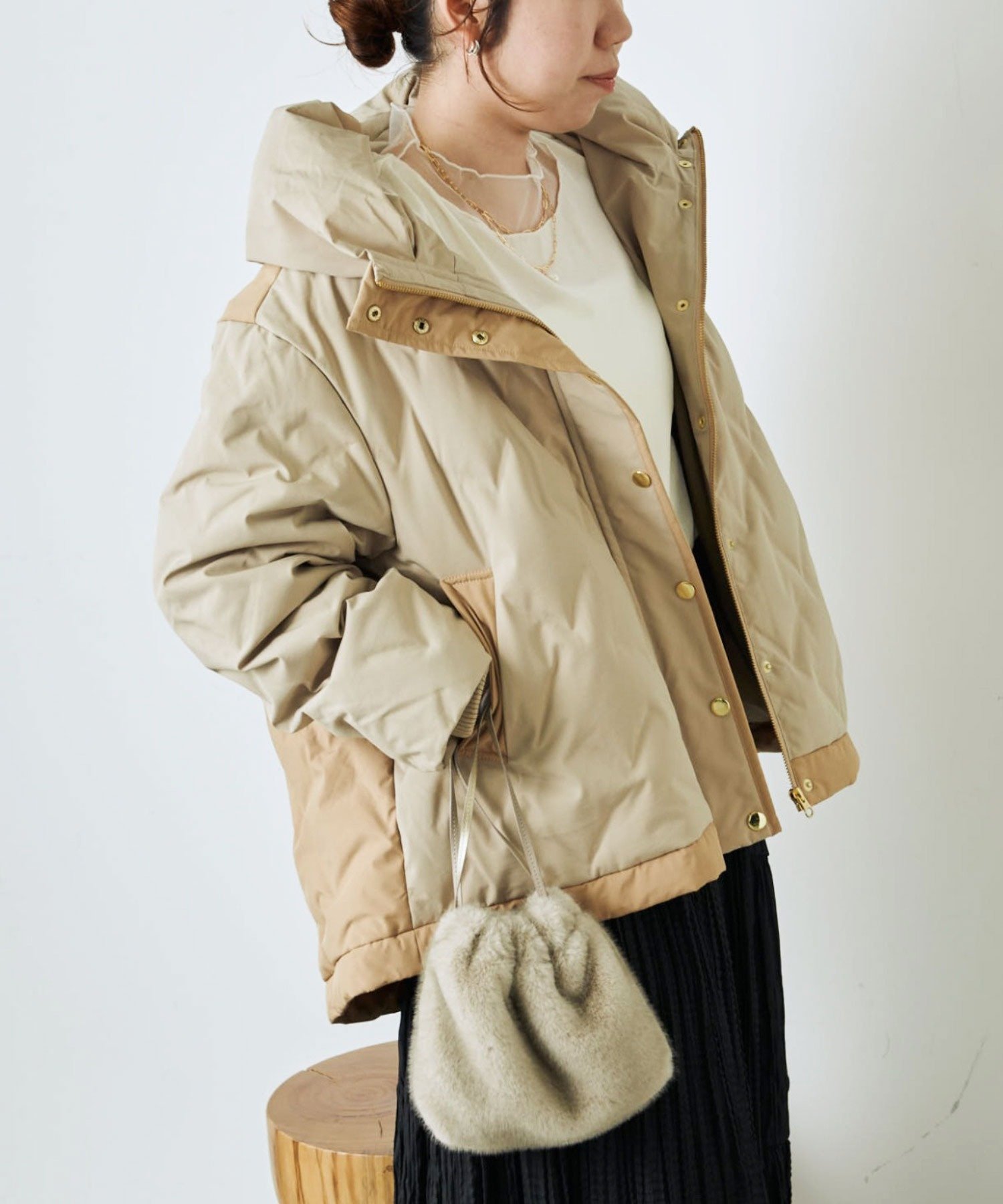 【ジェナ エスパス メルヴェイユ/Jena espace merveilleux】の【配色が映える/大人気ダウン】配色テントラインダウンジャケット インテリア・キッズ・メンズ・レディースファッション・服の通販 founy(ファニー) ファッション Fashion レディースファッション Fashion for Women アウター Coat / Outerwear Collection レディースジャケット・軽アウター Jackets キルティング Quilted, Quilting ジャケット Jacket, Outerwear スマート Smart, Elegant ダウン Down, Puffer フェザー Feather, Feather Detail フロント Front, Front Design マフラー Scarf, Muffler 再入荷 Restock / Back in Stock おすすめ Recommended / Our Picks ベージュ|ID: prp329100004726386 ipo3291000000034808728