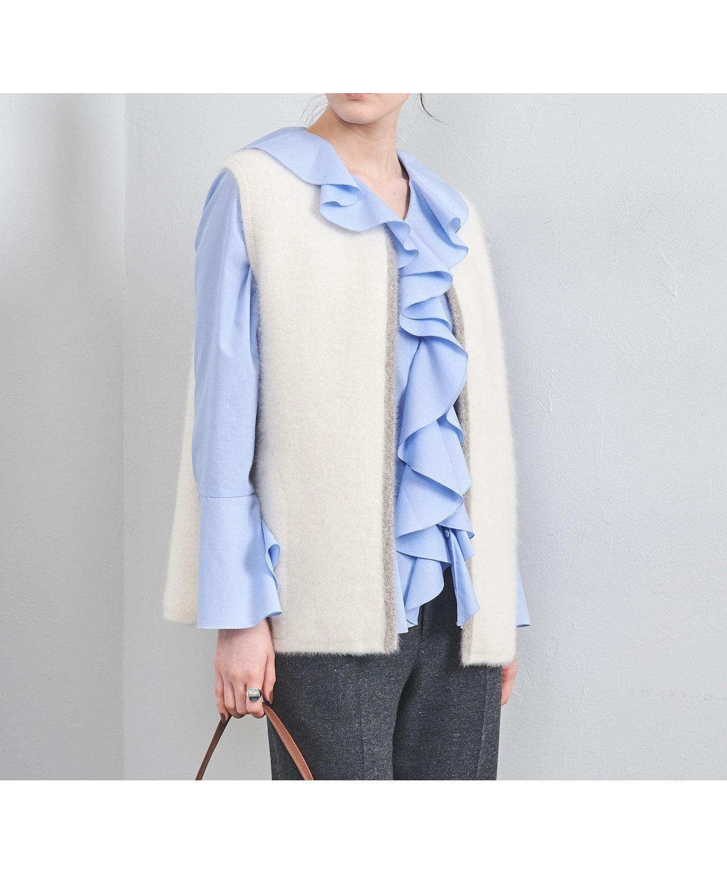 【ユナイテッドアローズ/UNITED ARROWS】のフォックス カシミヤ ニットベスト 人気、トレンドファッション・服の通販 founy(ファニー) 　ファッション　Fashion　レディースファッション　Fashion for Women　アウター　Coat / Outerwear Collection　トップス・カットソー　Cut & Sew Tops　ニット　Knit Tops & Sweaters　ベスト&ジレ / 重ね着スタイル　Vests & Gilets　インナー　Innerwear　カットソー　Cut and Sewn Top　カーディガン　Cardigan, Knitwear　ジャカード／ジャガード　Jacquard, Woven Pattern　トリミング　Trimming, Decorative Edge　フォックス　Fox, Fox Fur　ベスト　Vest, Waistcoat　ボックス　Boxy, Box Shape　ポケット　Pocket, Pocket Detail　ミドル　Middle Length, Mid Height　無地　Plain, Solid Color　リラックス　Relax, Relaxed Fit　ロング　Long, Long-Length　アウトレット　Outlet / Clearance　おすすめ　Recommended / Our Picks　 other-1|ID: prp329100004726408 ipo3291000000034149519