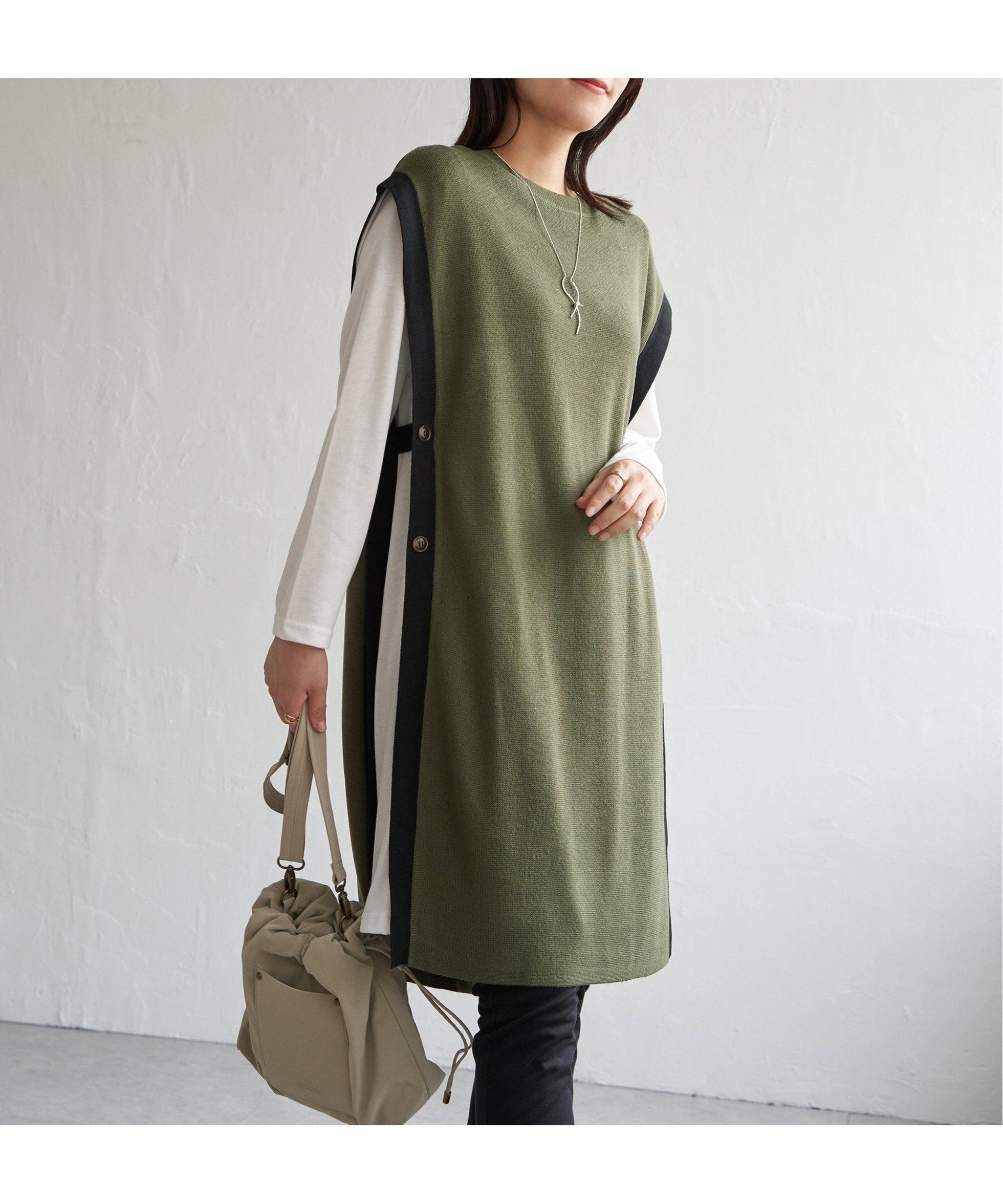 【イッカ/ikka】の【2点セット】サイドボタンニットベストセットワンピース インテリア・キッズ・メンズ・レディースファッション・服の通販 founy(ファニー) 　ファッション　Fashion　レディースファッション　Fashion for Women　アウター　Coat / Outerwear Collection　インナー　Innerwear　ベスト　Vest, Waistcoat　ベーシック　Basic, Essential　無地　Plain, Solid Color　グリーンケイ|ID: prp329100004726452 ipo3291000000034530044