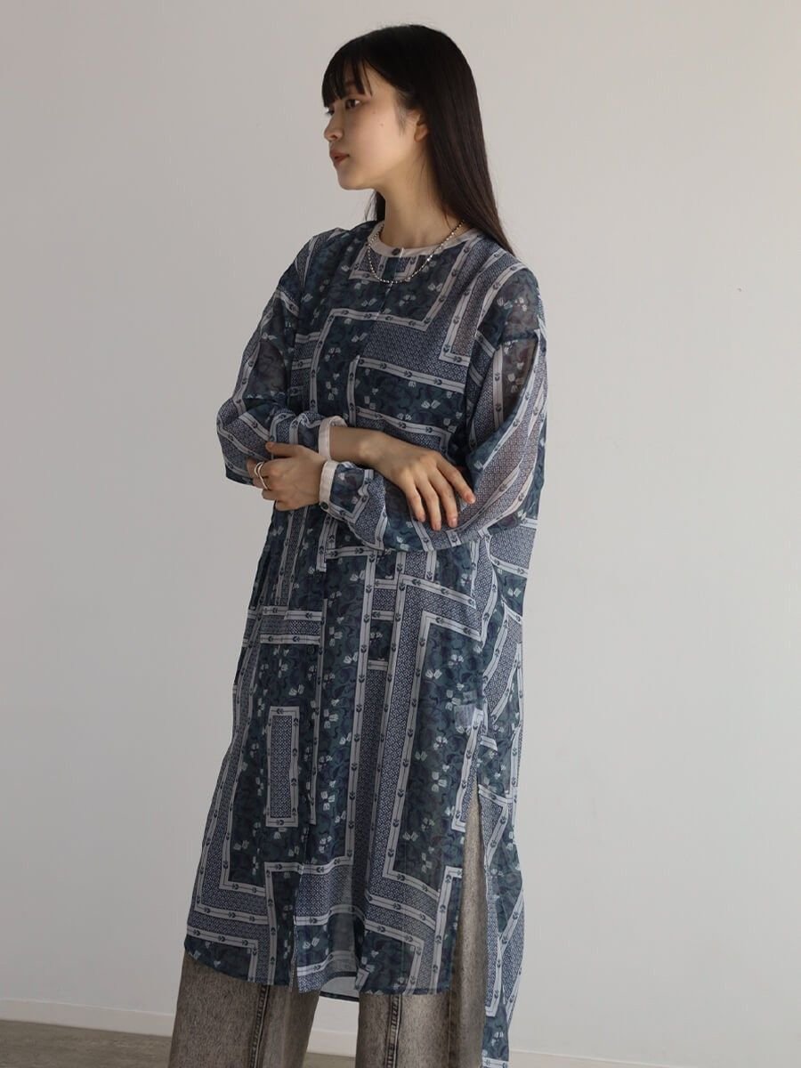 【ラシュッド/LASUD】のオリエンタルフラワーシアーワンピース インテリア・キッズ・メンズ・レディースファッション・服の通販 founy(ファニー) ファッション Fashion レディースファッション Fashion for Women ワンピース Dresses オリエンタル Oriental Pattern シアー Sheer, See-Through スリット Slit, Slit Detail フラワー Flower, Floral プリント Print, Printed Pattern モチーフ Motif, Design Theme ブルー|ID: prp329100004726504 ipo3291000000034570174