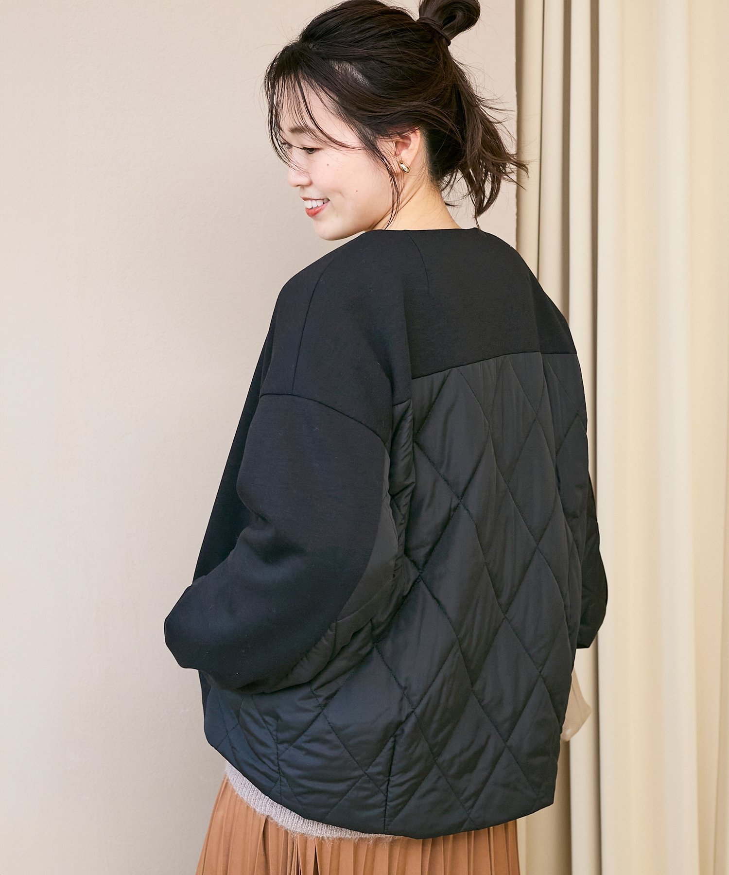 【ルクールブラン/le.coeur blanc】のダンボール×キルトノーカラーコクーンブルゾン インテリア・キッズ・メンズ・レディースファッション・服の通販 founy(ファニー) 　ファッション　Fashion　レディースファッション　Fashion for Women　アウター　Coat / Outerwear Collection　ブルゾンジャケット・スポーティアウター　Blouson Jackets　おすすめ　Recommended / Our Picks　ウェーブ　Wavy Pattern　キルティング　Quilted, Quilting　ドッキング　Docking, Mixed Material　フラット　Flat, Flat Shoes　ブルゾン　Blouson, Bomber Jacket　ブラック|ID: prp329100004726652 ipo3291000000034450821