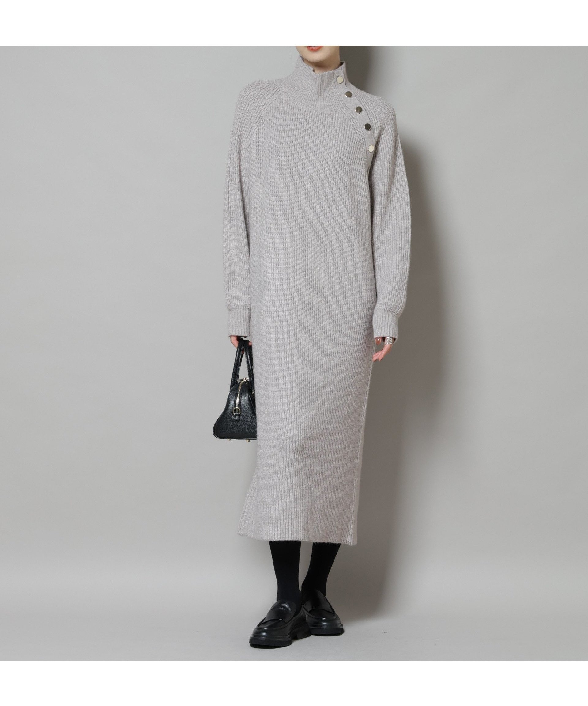 【ナノ ユニバース/nano universe】の釦ディティールニットワンピース 人気、トレンドファッション・服の通販 founy(ファニー) 　ファッション　Fashion　レディースファッション　Fashion for Women　ワンピース　Dresses　ニットワンピース　Knit Dresses　ウォッシャブル　Machine Washable　シンプル　Simple, Minimal　スニーカー　Sneakers, Trainers　スリーブ　Sleeve, Long Sleeve / Short Sleeve　なめらか　Smooth, Silky Texture　ハイネック　High Neck, Mock Neck　ベーシック　Basic, Essential　メタル　Metal, Metal Parts　ロング　Long, Long-Length　A/W・秋冬　Autumn/Winter　冬　Winter / This Winter　アウトレット　Outlet / Clearance　エレガント 上品　Elegant　2025年　2025　2025-2026秋冬・A/W　Autumn/Winter 2025–26 AW25–26　 other-1|ID: prp329100004726701 ipo3291000000034966991