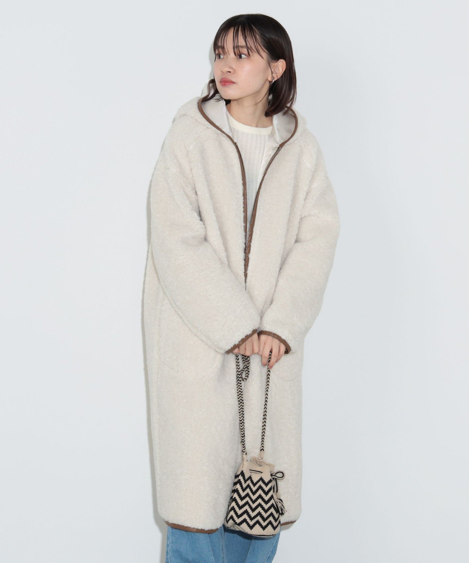 【ビームス ウイメン/BEAMS】のボア フード ジップコート インテリア・キッズ・メンズ・レディースファッション・服の通販 founy(ファニー) 　ファッション　Fashion　レディースファッション　Fashion for Women　アウター　Coat / Outerwear Collection　コート・ロングコート・ピーコート　Long Coats, Peacoats & More　インナー　Innerwear　ウェーブ　Wavy Pattern　デニム　Denim, Jeans Material　ポケット　Pocket, Pocket Detail　ロング　Long, Long-Length　IVORY|ID: prp329100004726950 ipo3291000000034267988