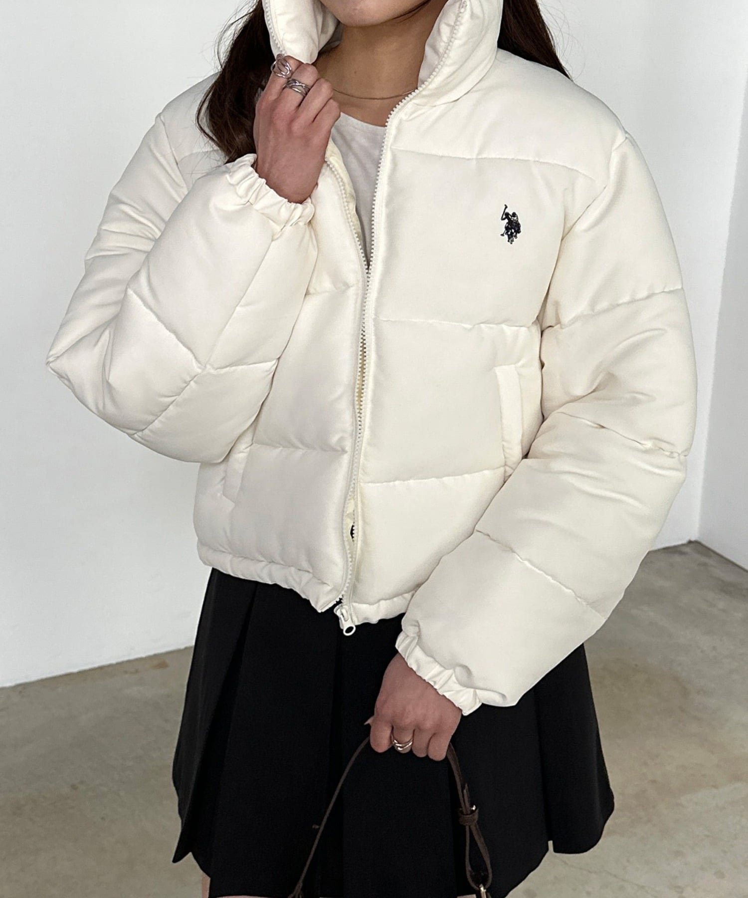 【ラナン/Ranan】のRanan/ U.S.P 中綿ショートブルゾン インテリア・キッズ・メンズ・レディースファッション・服の通販 founy(ファニー)  ファッション Fashion レディースファッション Fashion for Women アウター Coat / Outerwear Collection ブルゾンジャケット・スポーティアウター Blouson Jackets イタリア Italy 腕時計 Wristwatch コレクション Collection, Seasonal Line コーデュロイ Corduroy, Cord Fabric ショート Short, Short Length シンプル Simple, Minimal スタンド Stand Collar, Upright Stand デニム Denim, Jeans Material トレンド Trend, Trending Now 人気 Popular, Best Seller ブルゾン Blouson, Bomber Jacket ベーシック Basic, Essential ボトム Bottoms, Lower Wear ポケット Pocket, Pocket Detail 別注 Limited Edition, Custom Order マフラー Scarf, Muffler メンズ Men's, Menswear ワンポイント One Point, Statement Accent エレガント 上品 Elegant ビジネス 仕事 通勤 Business / Work / Commuting 2025年 2025 2025-2026秋冬・A/W Autumn/Winter 2025–26 AW25–26 オフホワイト|ID: prp329100004726976 ipo3291000000034345033