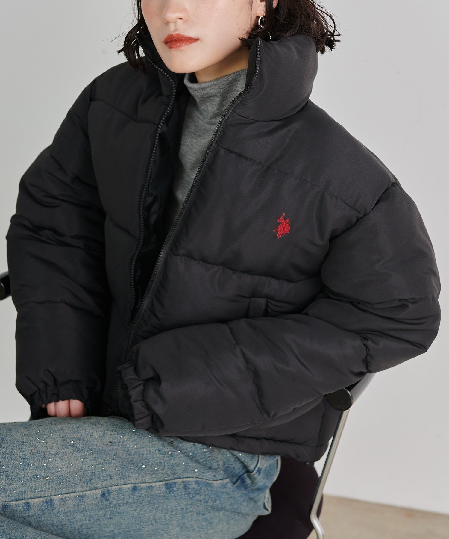 【ラナン/Ranan】のRanan/ U.S.P 中綿ショートブルゾン インテリア・キッズ・メンズ・レディースファッション・服の通販 founy(ファニー)  ファッション Fashion レディースファッション Fashion for Women アウター Coat / Outerwear Collection ブルゾンジャケット・スポーティアウター Blouson Jackets イタリア Italy 腕時計 Wristwatch コレクション Collection, Seasonal Line コーデュロイ Corduroy, Cord Fabric ショート Short, Short Length シンプル Simple, Minimal スタンド Stand Collar, Upright Stand デニム Denim, Jeans Material トレンド Trend, Trending Now 人気 Popular, Best Seller ブルゾン Blouson, Bomber Jacket ベーシック Basic, Essential ボトム Bottoms, Lower Wear ポケット Pocket, Pocket Detail 別注 Limited Edition, Custom Order マフラー Scarf, Muffler メンズ Men's, Menswear ワンポイント One Point, Statement Accent エレガント 上品 Elegant ビジネス 仕事 通勤 Business / Work / Commuting 2025年 2025 2025-2026秋冬・A/W Autumn/Winter 2025–26 AW25–26 ブラック|ID: prp329100004726976 ipo3291000000034345034