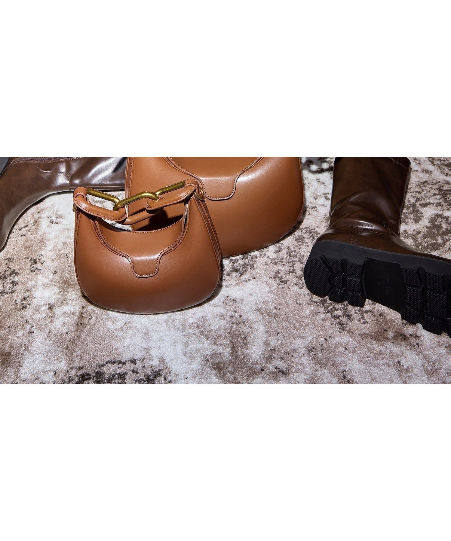 【チャールズ アンド キース/CHARLES & KEITH】のKora コラ メタリックアクセントムーンバッグ インテリア・キッズ・メンズ・レディースファッション・服の通販 founy(ファニー) 　ファッション　Fashion　レディースファッション　Fashion for Women　バッグ　Bags　チェーン　Chain, Chain Strap　フォルム　Silhouette, Form　ラップ　Wrap, Wrap Design　リュクス　Luxury, Elegant, High-End, Chic　Chocolate|ID: prp329100004727074 ipo3291000000034151891