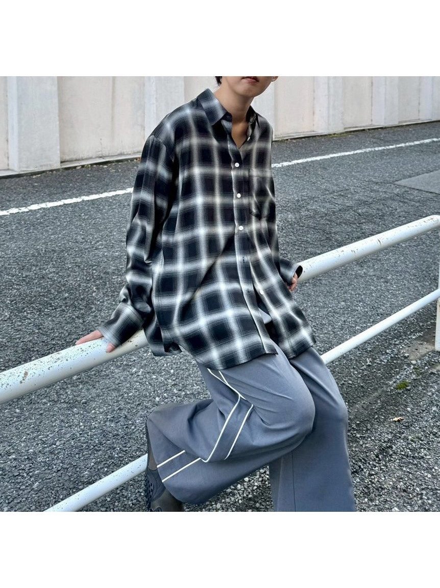 【エミ/emmi】のチェックオーバーシャツ インテリア・キッズ・メンズ・レディースファッション・服の通販 founy(ファニー) 　ファッション　Fashion　レディースファッション　Fashion for Women　トップス・カットソー　Cut & Sew Tops　シャツ・ブラウス・オフィスカジュアル　Elegant Blouses & Button-Ups　おすすめ　Recommended / Our Picks　シンプル　Simple, Minimal　スマート　Smart, Elegant　ルーズ　Loose, Oversized　羽織　Haori, Light Jacket　BLK[009]|ID: prp329100004727135 ipo3291000000034152143