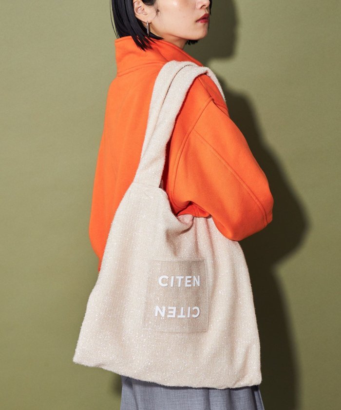 【シテン/CITEN】のCITEN キラキラクリアロゴトートバッグ インテリア・キッズ・メンズ・レディースファッション・服の通販 founy(ファニー) https://founy.com/ ファッション Fashion レディースファッション Fashion for Women バッグ Bags センター Center, Center Line フィット Fit, Slim Fit プリント Print, Printed Pattern ポケット Pocket, Pocket Detail メッシュ Mesh, Net Fabric A/W・秋冬 Autumn/Winter おすすめ Recommended / Our Picks 夏 Summer 旅行 Travel |ID: prp329100004727159 ipo3291000000034601560