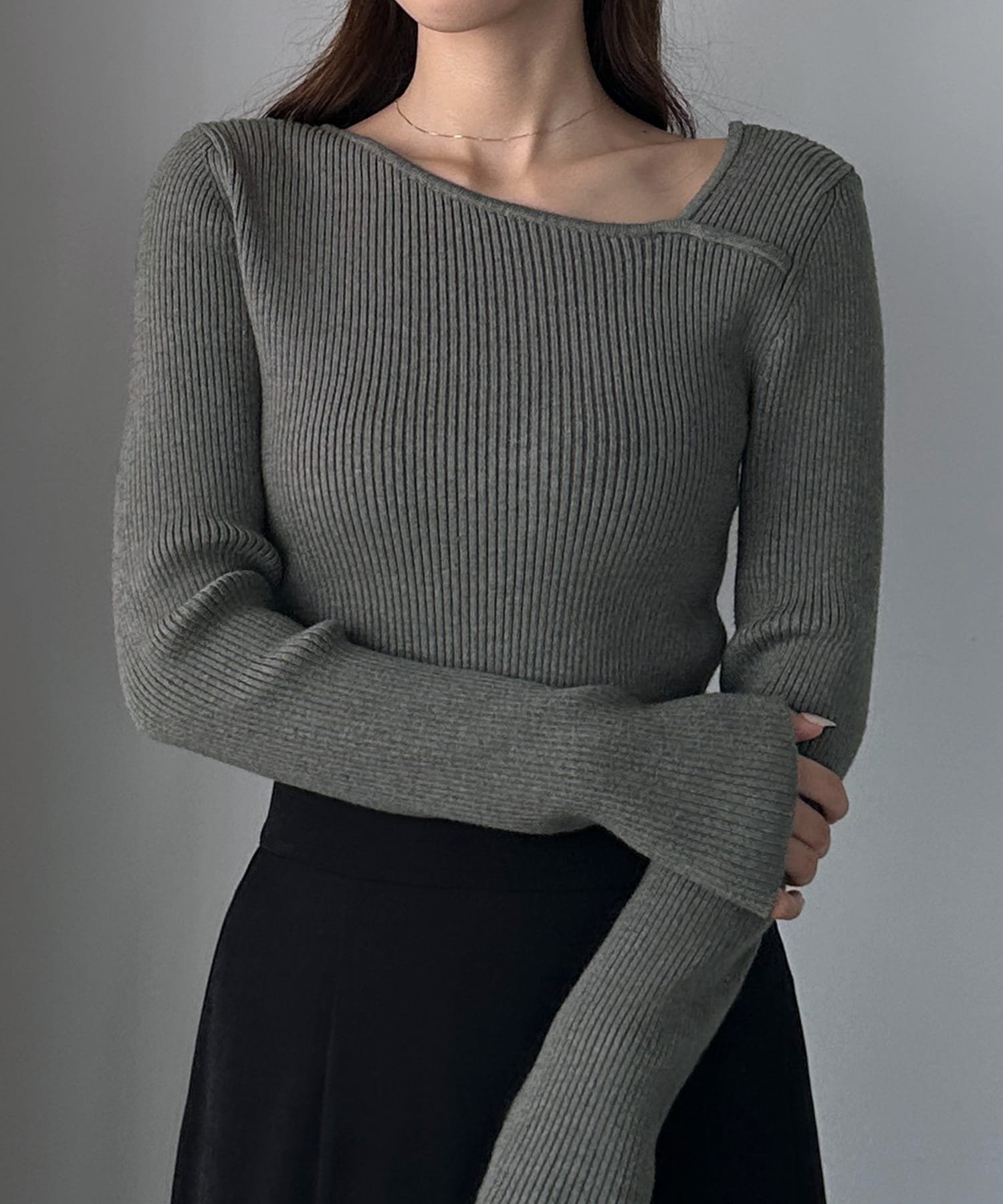 【ジュノア/JUNOAH】のLouere アシメネックリブニット インテリア・キッズ・メンズ・レディースファッション・服の通販 founy(ファニー) 　ファッション　Fashion　レディースファッション　Fashion for Women　トップス・カットソー　Cut & Sew Tops　ニット　Knit Tops & Sweaters　チャコール|ID: prp329100004727178 ipo3291000000034482222