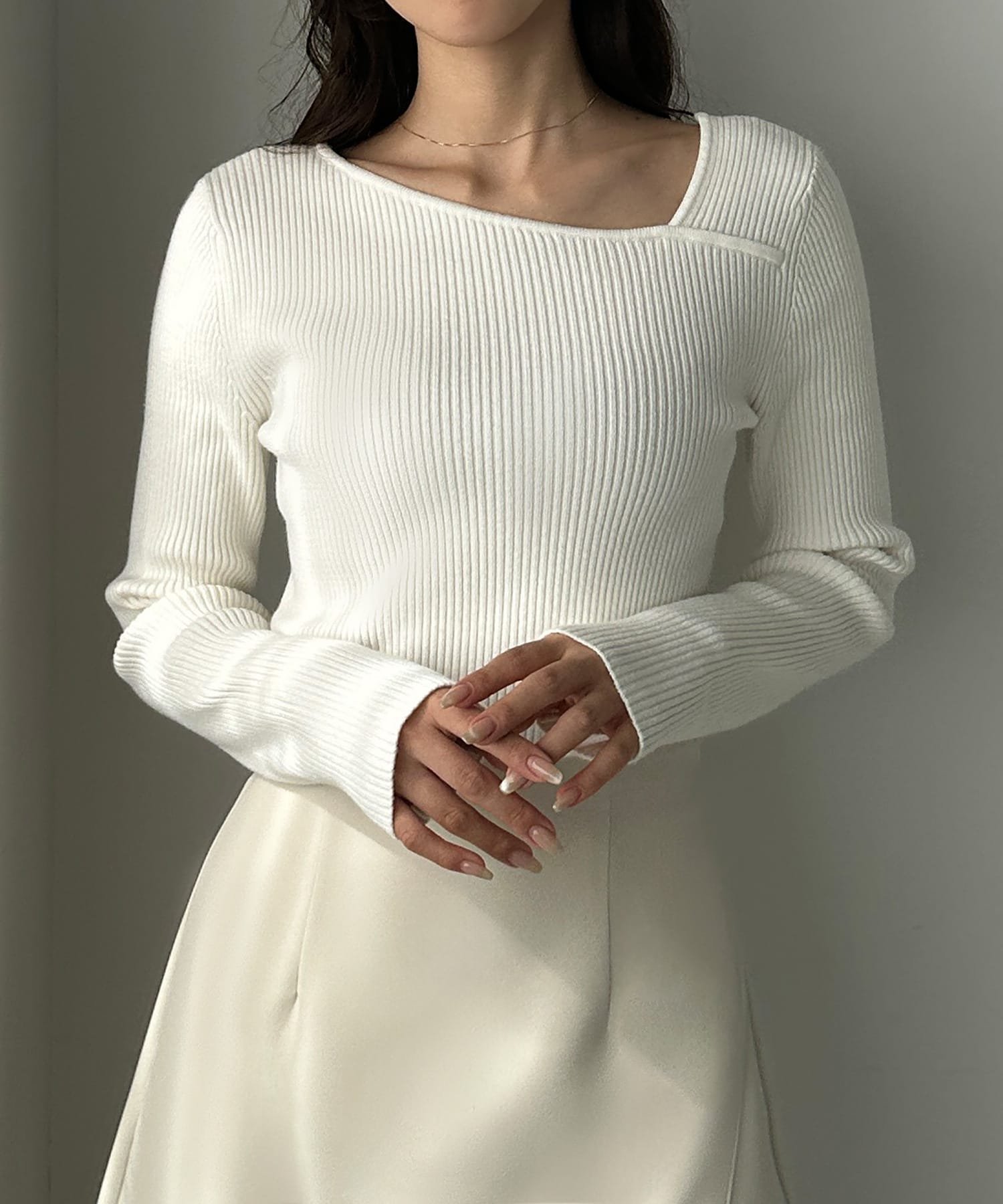 【ジュノア/JUNOAH】のLouere アシメネックリブニット インテリア・キッズ・メンズ・レディースファッション・服の通販 founy(ファニー) 　ファッション　Fashion　レディースファッション　Fashion for Women　トップス・カットソー　Cut & Sew Tops　ニット　Knit Tops & Sweaters　ホワイト|ID: prp329100004727178 ipo3291000000034482232