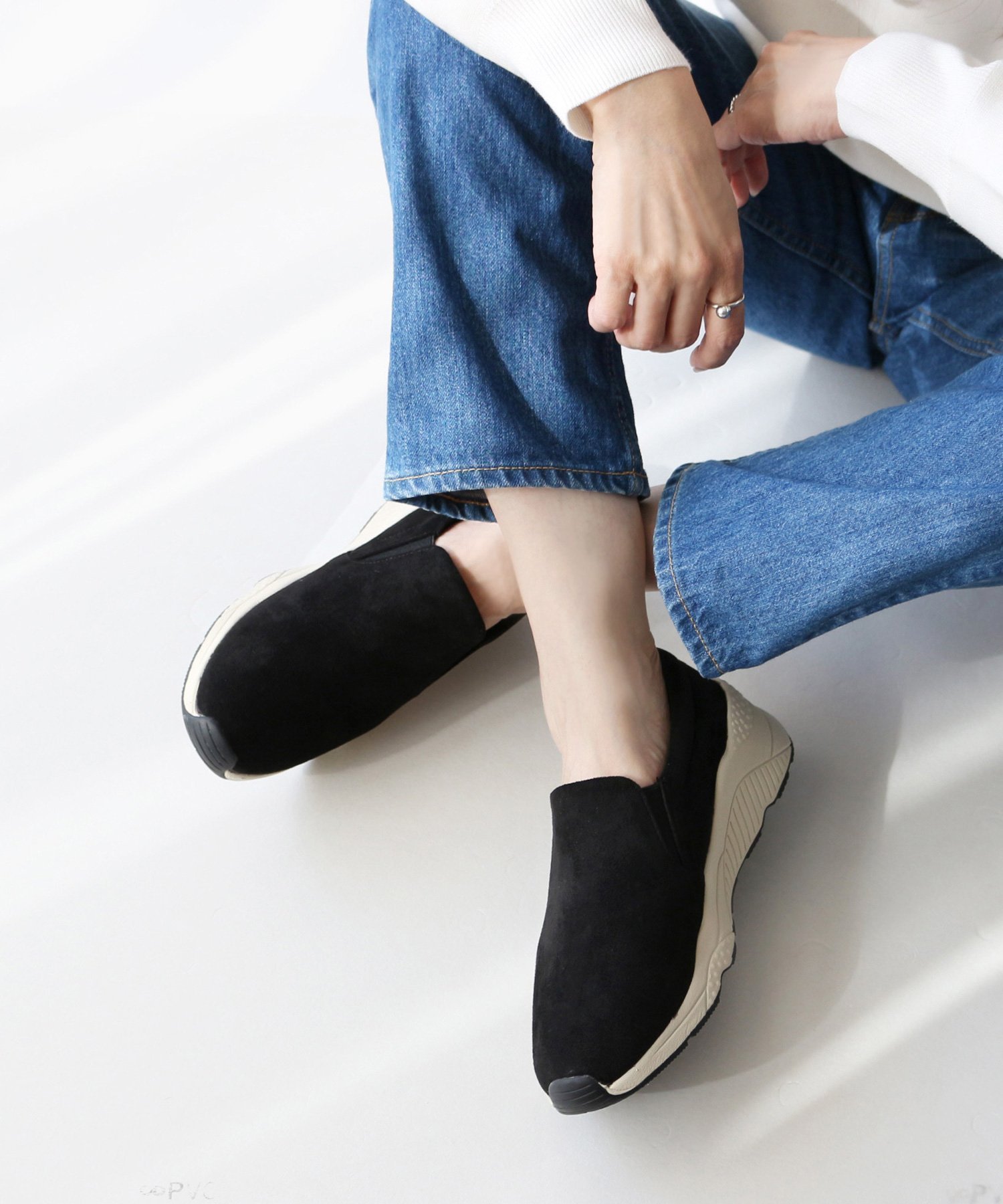 【フィン/Fin】の厚底スリッポン インテリア・キッズ・メンズ・レディースファッション・服の通販 founy(ファニー) 　ファッション　Fashion　レディースファッション　Fashion for Women　厚底　Platform Shoes　クッション　Cushion, Throw Pillow　今季　This Season, Current Season　スリッポン　Slip-On, Loafer　タイツ　Tights, Legwear　デニム　Denim, Jeans Material　定番　Standard, Basic Item　フォルム　Silhouette, Form　ワイド　Wide, Wide Fit　A/W・秋冬　Autumn/Winter　ブラックスエード|ID: prp329100004727180 ipo3291000000034152319