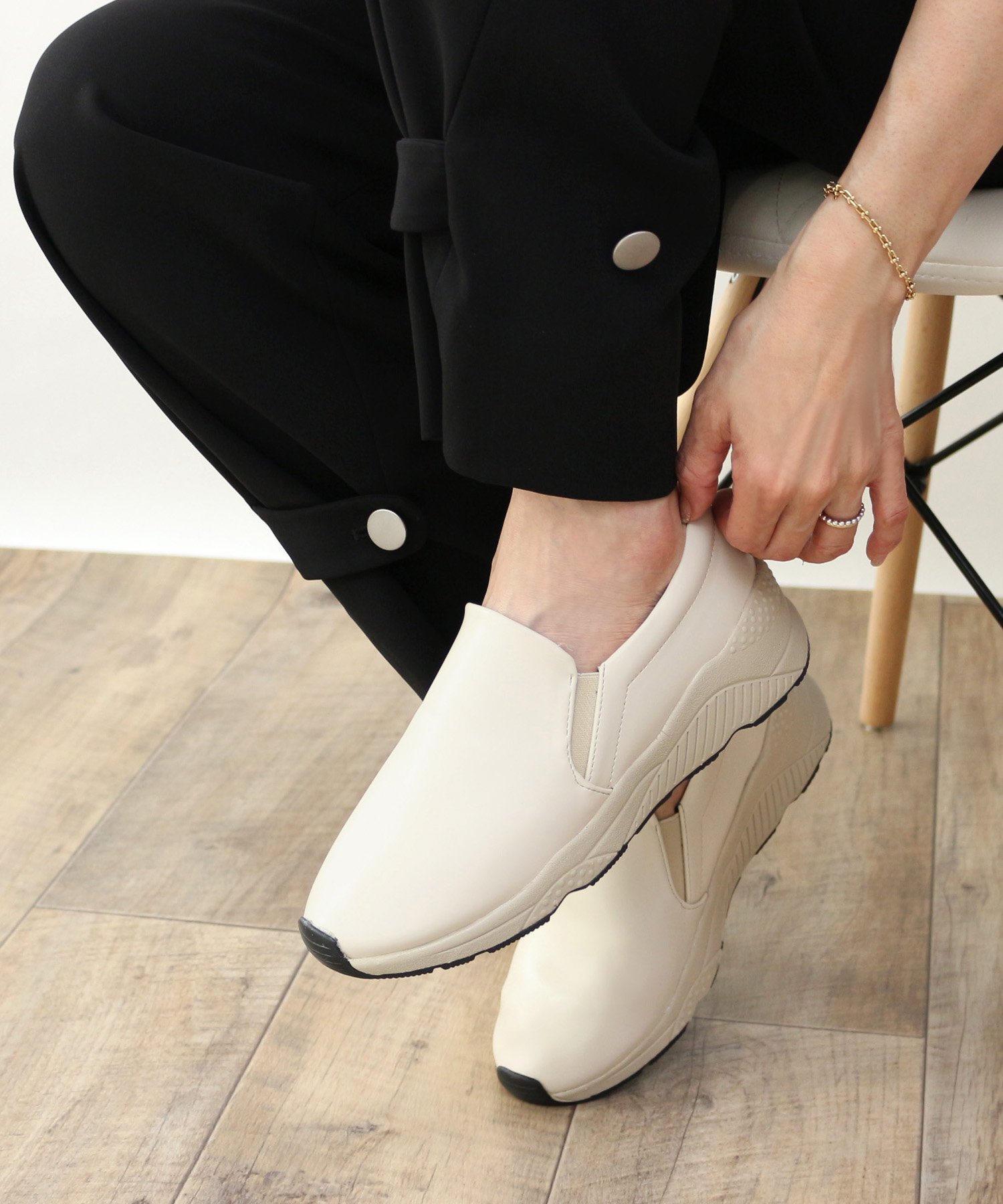 【フィン/Fin】の厚底スリッポン インテリア・キッズ・メンズ・レディースファッション・服の通販 founy(ファニー) 　ファッション　Fashion　レディースファッション　Fashion for Women　厚底　Platform Shoes　クッション　Cushion, Throw Pillow　今季　This Season, Current Season　スリッポン　Slip-On, Loafer　タイツ　Tights, Legwear　デニム　Denim, Jeans Material　定番　Standard, Basic Item　フォルム　Silhouette, Form　ワイド　Wide, Wide Fit　A/W・秋冬　Autumn/Winter　IV|ID: prp329100004727180 ipo3291000000034152321