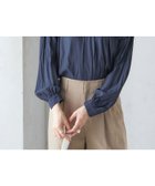 【シップス フォー ウィメン/SHIPS】の手洗い可能 パウダリー 割繊 スタンドカラー ブラウス 人気、トレンドファッション・服の通販 founy(ファニー) ファッション Fashion レディースファッション Fashion for Women トップス・カットソー Cut & Sew Tops シャツ・ブラウス・オフィスカジュアル Elegant Blouses & Button-Ups インナー Innerwear ギャザー Gathered, Ruffled ジャケット Jacket, Outerwear スタンド Stand Collar, Upright Stand スリーブ Sleeve, Long Sleeve / Short Sleeve デニム Denim, Jeans Material 定番 Standard, Basic Item フェミニン Feminine, Girly フリル Frill, Ruffle ボトム Bottoms, Lower Wear ビジネス 仕事 通勤 Business / Work / Commuting thumbnail ネイビー|ID: prp329100004727207 ipo3291000000034386025