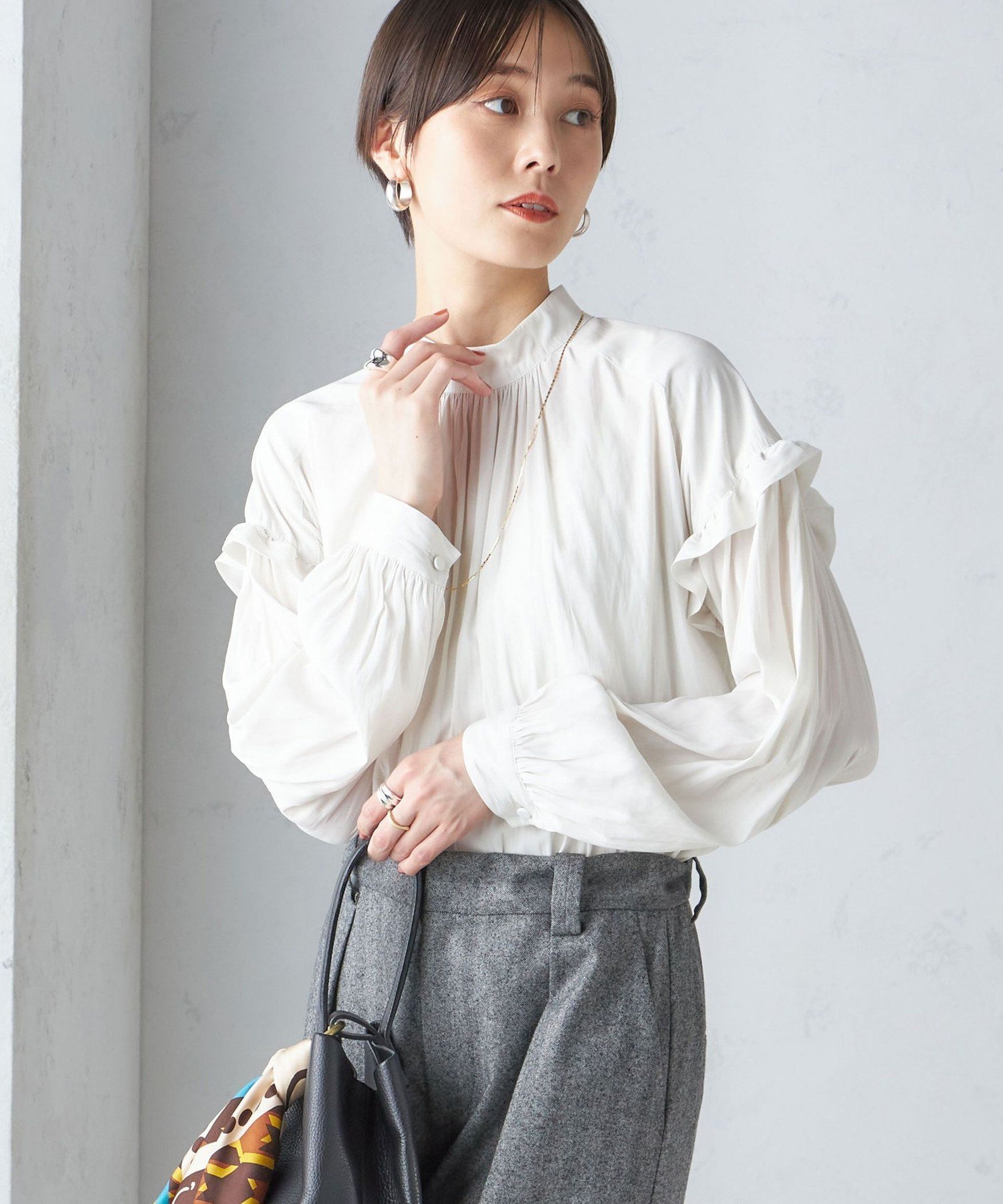 【シップス フォー ウィメン/SHIPS】の手洗い可能 パウダリー 割繊 スタンドカラー ブラウス インテリア・キッズ・メンズ・レディースファッション・服の通販 founy(ファニー)  ファッション Fashion レディースファッション Fashion for Women トップス・カットソー Cut & Sew Tops シャツ・ブラウス・オフィスカジュアル Elegant Blouses & Button-Ups インナー Innerwear ギャザー Gathered, Ruffled ジャケット Jacket, Outerwear スタンド Stand Collar, Upright Stand スリーブ Sleeve, Long Sleeve / Short Sleeve デニム Denim, Jeans Material 定番 Standard, Basic Item フェミニン Feminine, Girly フリル Frill, Ruffle ボトム Bottoms, Lower Wear ビジネス 仕事 通勤 Business / Work / Commuting オフホワイト|ID: prp329100004727207 ipo3291000000034386027