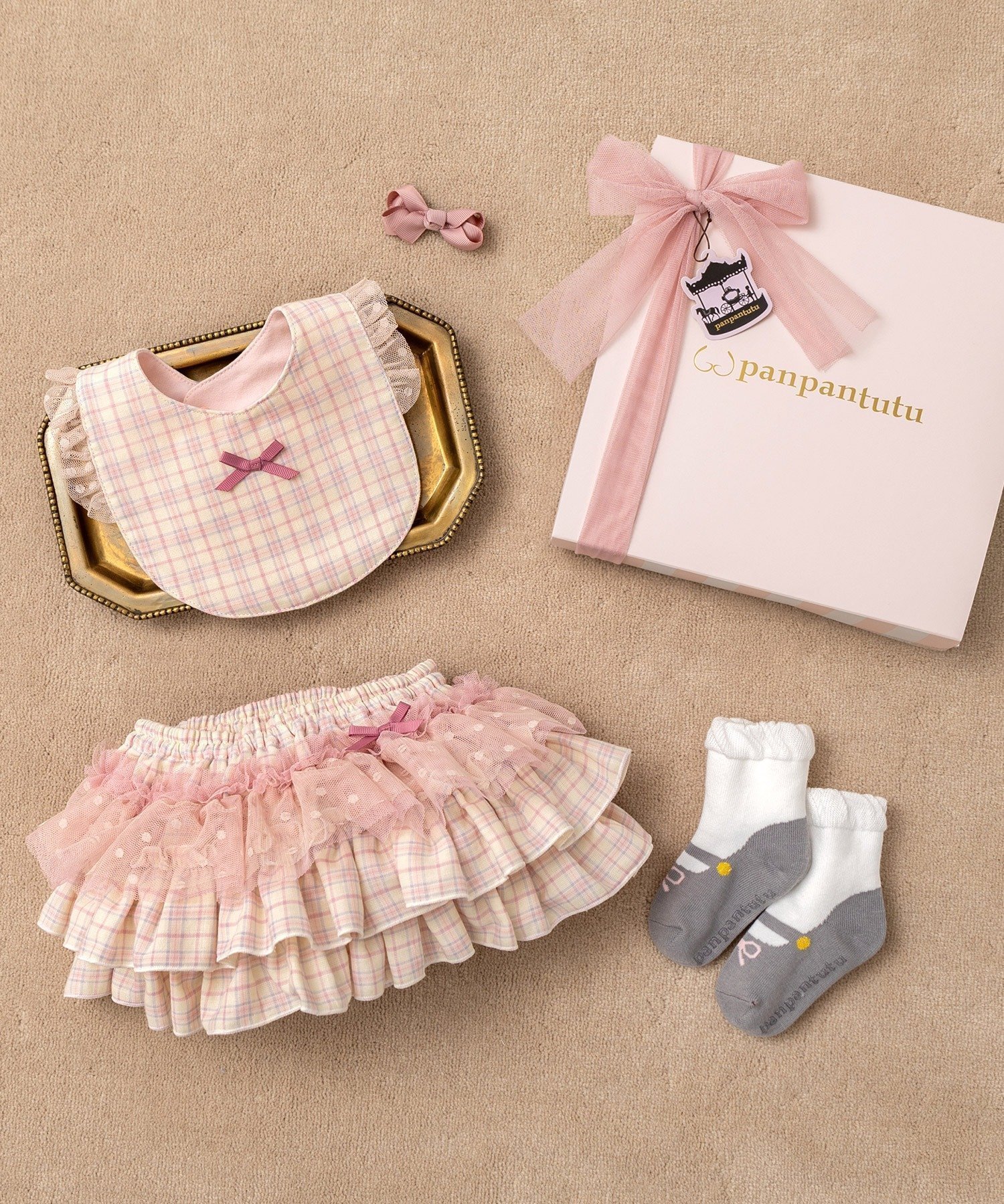 【パンパンテュテュ/panpantutu / KIDS】のファーストフレンドBOX(出産祝いセット) インテリア・キッズ・メンズ・レディースファッション・服の通販 founy(ファニー) 　ファッション　Fashion　キッズファッション　Fashion for Kids　ギフト プレゼント　Gift / Present　ソックス　Socks, Hosiery　ボトム　Bottoms, Lower Wear　リボン　Ribbon, Bow　人気　Popular, Best Seller　ミルクピンクチェック|ID: prp329100004727396 ipo3291000000034153125