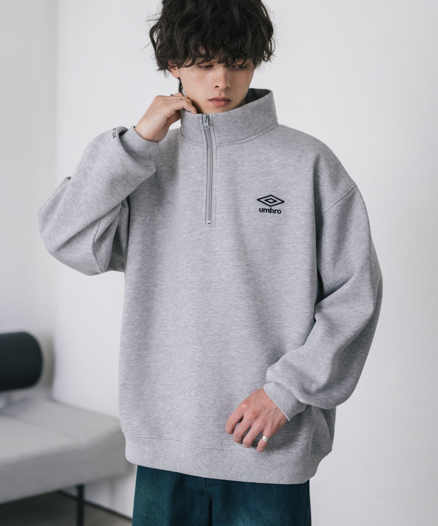 【ロッキーモンロー/Rocky Monroe】のUMBRO 別注コラボ オーバーサイズ裏起毛ロゴ刺繍ハーフジップスウェット インテリア・キッズ・メンズ・レディースファッション・服の通販 founy(ファニー) ファッション Fashion レディースファッション Fashion for Women トップス・カットソー Cut & Sew Tops レディースパーカー・カジュアルフーディー Casual Hoodies & Sweatshirts スウェット・クルーネックトップス Sweatshirts & Crewnecks / Relaxed Fit Sweat Tops インナー Innerwear コラボ Collaboration, Collab 切替 Switching, Contrast Panel シンプル Simple, Minimal スウェット / スエット Sweatshirt, Sweatwear スポーツ Sports, Activewear トレンド Trend, Trending Now バランス Balance, Style Balance 別注 Limited Edition, Custom Order メンズ Men's, Menswear リラックス Relax, Relaxed Fit ワイド Wide, Wide Fit ワンポイント One Point, Statement Accent 再入荷 Restock / Back in Stock おすすめ Recommended / Our Picks エレガント 上品 Elegant 杢グレー|ID: prp329100004727949 ipo3291000000034870778
