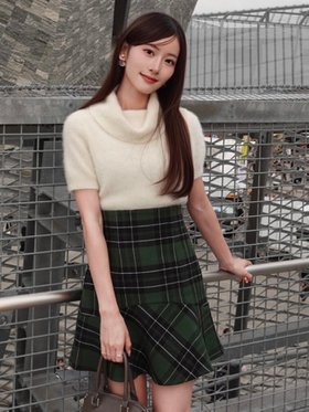 【スナイデル/SNIDEL】のフォックスファータートルプルオーバー 人気、トレンドファッション・服の通販 founy(ファニー) ファッション Fashion レディースファッション Fashion for Women トップス・カットソー Cut & Sew Tops カジュアルプルオーバー・ニットトップス Pullovers & Knit Tops / Casual Pullovers ウェーブ Wavy Pattern カーディガン Cardigan, Knitwear コンパクト Compact, Small Size 今季 This Season, Current Season ショート Short, Short Length スマート Smart, Elegant タートル Turtleneck, Turtle Collar フォックス Fox, Fox Fur 半袖 Short Sleeve, Half Sleeve おすすめ Recommended / Our Picks |ID:prp329100004728032