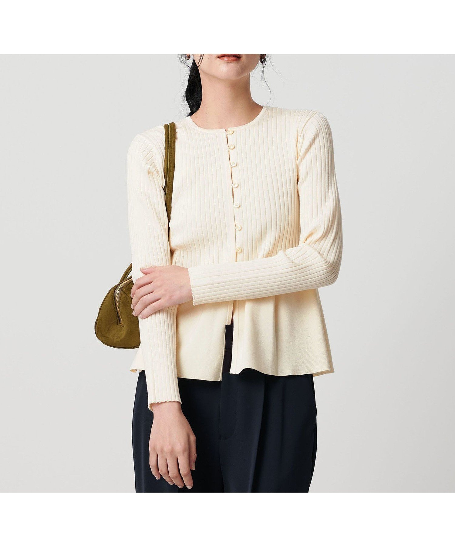 【ビューティ&ユース ユナイテッドアローズ/BEAUTY&YOUTH / UNITED ARROWS】の【WEB限定 Wardrobe DAILY MINIMAL】ペプラム2WAY リブニットプルオーバー ウォッシャブル インテリア・キッズ・メンズ・レディースファッション・服の通販 founy(ファニー) ファッション Fashion レディースファッション Fashion for Women トップス・カットソー Cut & Sew Tops ニット Knit Tops & Sweaters カジュアルプルオーバー・ニットトップス Pullovers & Knit Tops / Casual Pullovers ウォッシャブル Machine Washable オケージョン Occasion Wear シンプル Simple, Minimal デニム Denim, Jeans Material 定番 Standard, Basic Item フェミニン Feminine, Girly フォルム Silhouette, Form ペプラム Peplum, Flared Hem ボトム Bottoms, Lower Wear ループ Loop, Loop Knit おすすめ Recommended / Our Picks エレガント 上品 Elegant ビジネス 仕事 通勤 Business / Work / Commuting OFF WHITE|ID: prp329100004728284 ipo3291000000034780654