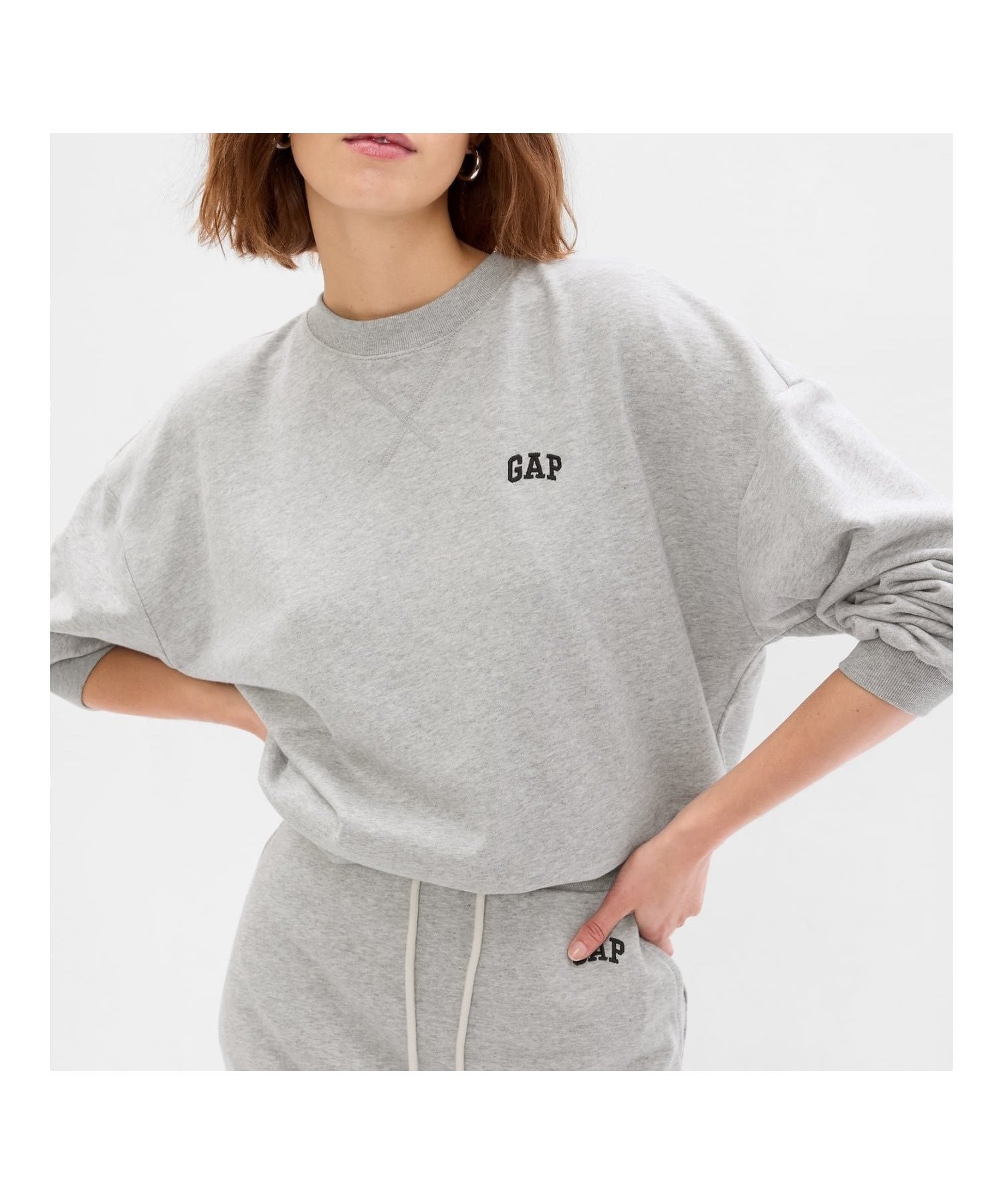 【ギャップ/GAP】のミニ GAPロゴスウェット・トレーナー インテリア・キッズ・メンズ・レディースファッション・服の通販 founy(ファニー) 　ファッション　Fashion　レディースファッション　Fashion for Women　トップス・カットソー　Cut & Sew Tops　レディースパーカー・カジュアルフーディー　Casual Hoodies & Sweatshirts　スウェット・クルーネックトップス　Sweatshirts & Crewnecks / Relaxed Fit Sweat Tops　トレーナー　Sweatshirt, Trainer　ミックス　Mix, Mixed Style　リラックス　Relax, Relaxed Fit　LIGHT_HEATHER_GREY_B08|ID: prp329100004728335 ipo3291000000035144375