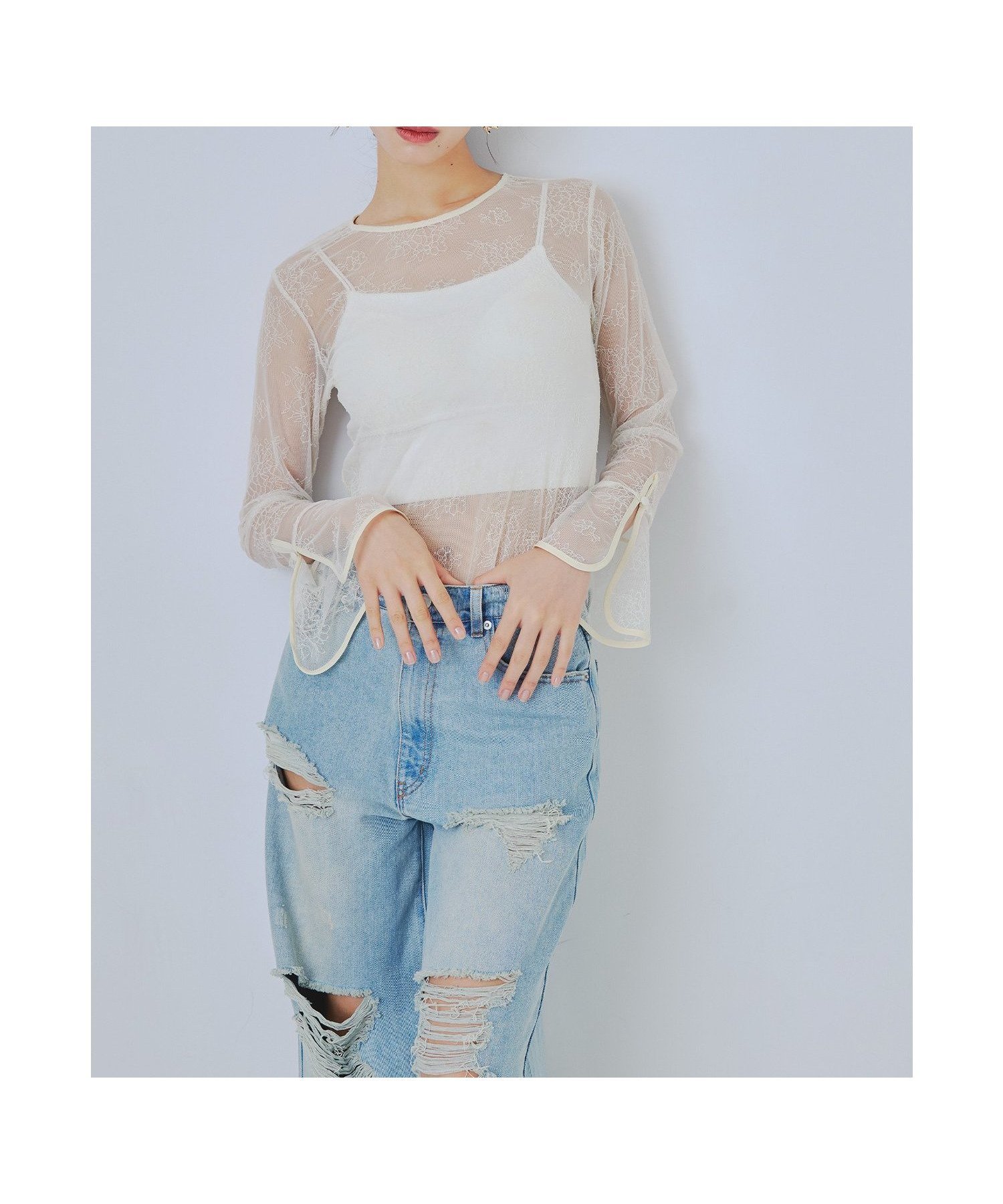 【ビーフラット/bflat】のベルスリーブレーストップス スリットスリーブ 結婚式 成人式 二次会 同窓会 インテリア・キッズ・メンズ・レディースファッション・服の通販 founy(ファニー) 　ファッション　Fashion　レディースファッション　Fashion for Women　トップス・カットソー　Cut & Sew Tops　おすすめ　Recommended / Our Picks　アクセサリー　Fashion Accessories　スリット　Slit, Slit Detail　スリーブ　Sleeve, Long Sleeve / Short Sleeve　デニム　Denim, Jeans Material　ドレス　Dress, One-Piece　ラウンド　Round, Round Neck　レース　Lace, Lace Fabric　エレガント 上品　Elegant　二次会　After Party　披露宴　Wedding Reception　結婚式　Wedding　アイボリー|ID: prp329100004728347 ipo3291000000035082351