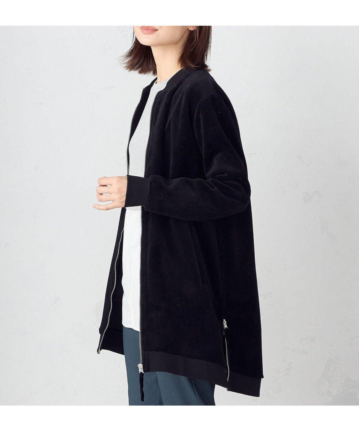 【コムサイズム/COMME CA ISM】のロング ベロア ブルゾン インテリア・キッズ・メンズ・レディースファッション・服の通販 founy(ファニー) 　ファッション　Fashion　レディースファッション　Fashion for Women　アウター　Coat / Outerwear Collection　ブルゾンジャケット・スポーティアウター　Blouson Jackets　トップス・カットソー　Cut & Sew Tops　ベロアトップス　Velour Tops / Velvet-Look Items　ストレッチ　Stretch, Stretchy Fabric　ストレート　Straight, Straight Cut　スリット　Slit, Slit Detail　トレンド　Trend, Trending Now　バランス　Balance, Style Balance　ブルゾン　Blouson, Bomber Jacket　ベロア　Velour, Soft Velvet　ポケット　Pocket, Pocket Detail　ラウンド　Round, Round Neck　ロング　Long, Long-Length　冬　Winter / This Winter　秋　Autumn　ブラック|ID: prp329100004728524 ipo3291000000034162201