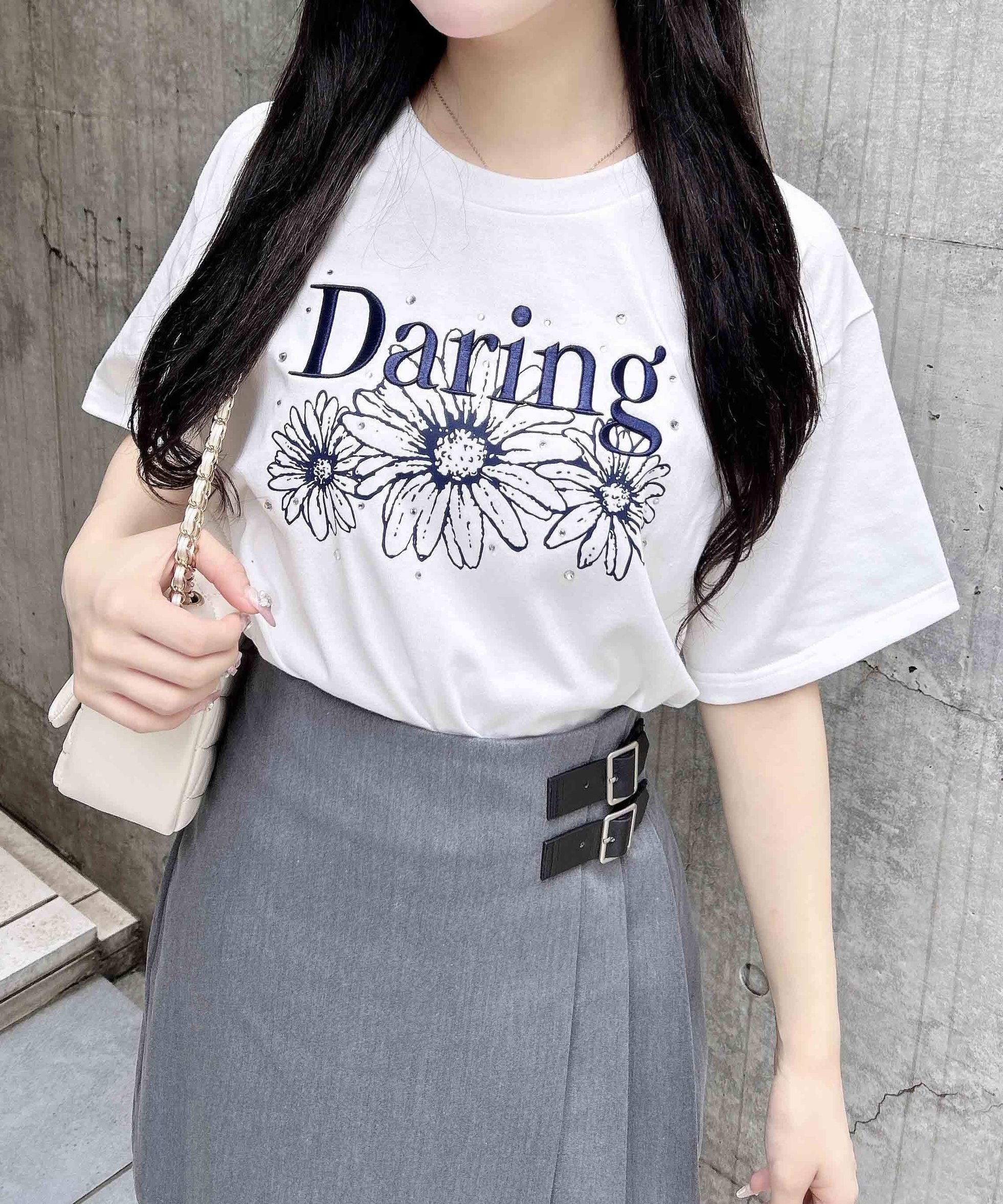 【イング/INGNI】のフラワーロゴTシャツ インテリア・キッズ・メンズ・レディースファッション・服の通販 founy(ファニー) 　ファッション　Fashion　レディースファッション　Fashion for Women　トップス・カットソー　Cut & Sew Tops　シャツ・ブラウス・オフィスカジュアル　Elegant Blouses & Button-Ups　ロングTシャツ・Tシャツ　Longline T-Shirts & Tees　ストーン　Stone, Gem-Like　スマホ　Smartphone, Mobile Device　フェミニン　Feminine, Girly　フラワー　Flower, Floral　プリント　Print, Printed Pattern　ベーシック　Basic, Essential　オフホワイト/コン|ID: prp329100004728683 ipo3291000000034163358