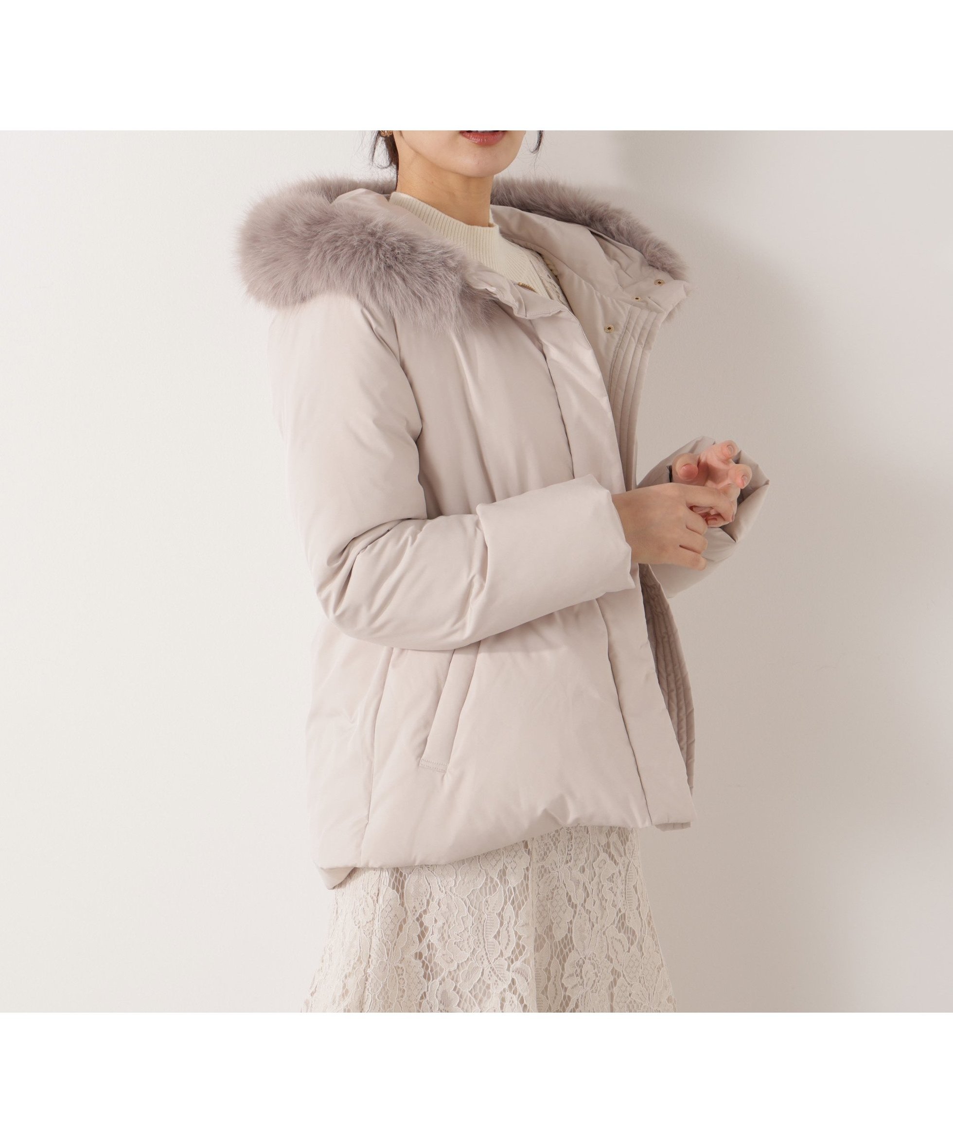 【プロポーション ボディドレッシング/PROPORTION BODY DRESSING】のウエストマークショートダウン 25AW インテリア・キッズ・メンズ・レディースファッション・服の通販 founy(ファニー) ファッション Fashion レディースファッション Fashion for Women 2025年 2025 2025-2026秋冬・A/W Autumn/Winter 2025–26 AW25–26 タフタ Taffeta, Structured Fabric ダウン Down, Puffer トレンド Trend, Trending Now ドローコード Drawcord, Drawstring Cord バランス Balance, Style Balance フィット Fit, Slim Fit フェイクファー Faux Fur, Imitation Fur フェミニン Feminine, Girly フランス France, French 軽量 Lightweight, Ultra Light ベージュ|ID: prp329100004728805 ipo3291000000034880573