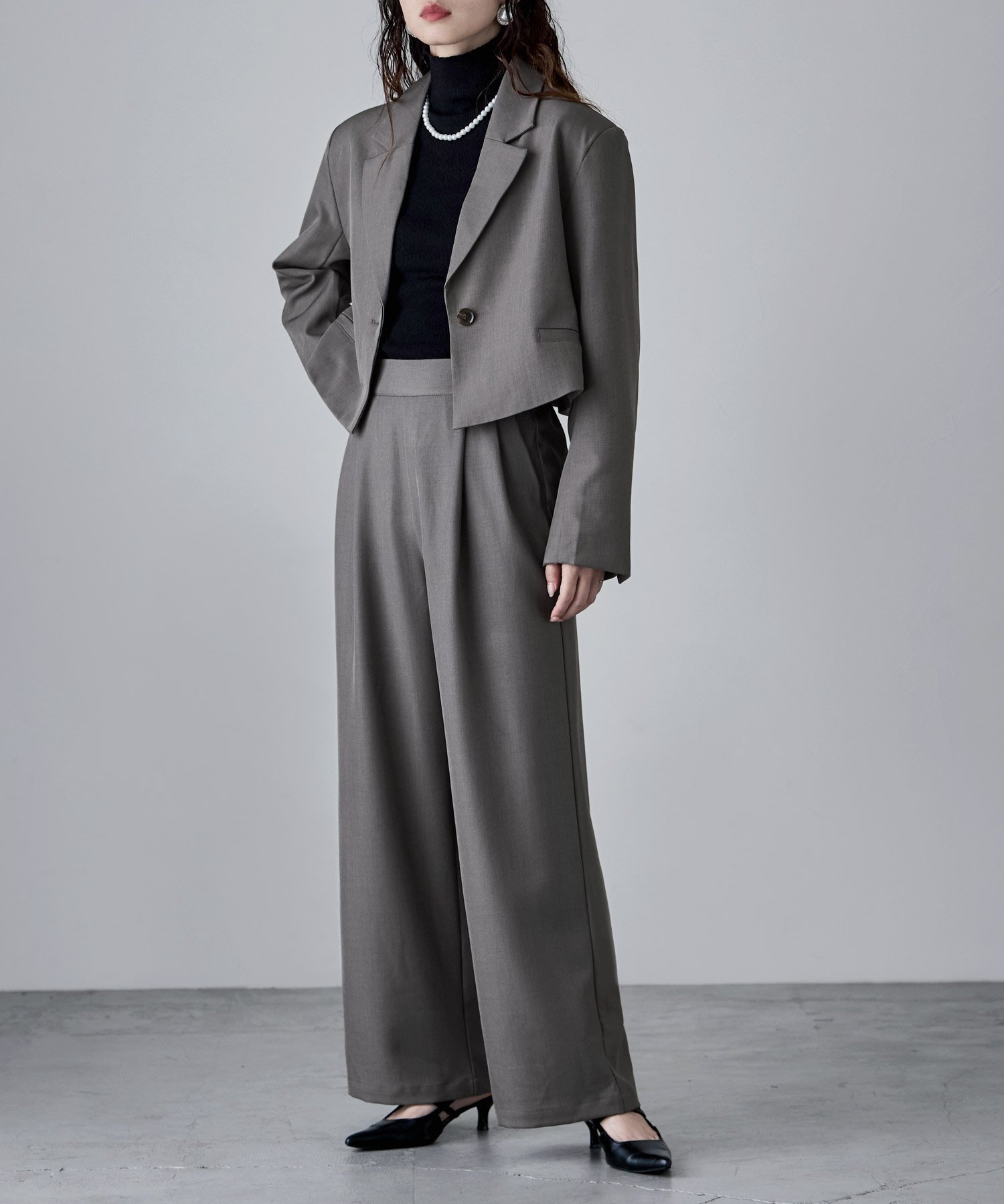 【ビーフラット/bflat】のセットアップパンツスーツ ツイルシングルテーラードジャケット タックワイドパンツ 人気、トレンドファッション・服の通販 founy(ファニー) 　ファッション　Fashion　レディースファッション　Fashion for Women　アウター　Coat / Outerwear Collection　レディースジャケット・軽アウター　Jackets　テーラードジャケット / 通勤・きれいめスタイル　Tailored Jackets & Blazers　セットアップ　Matching Sets　レディースパンツ・ボトムス　Pants & Trousers / Bottoms　スーツ　Business Suits & Workwear　スーツジャケット・オフィスブレザー　Suit Jackets / Blazers　スーツパンツ・ドレスパンツ　Suit Pants / Office Trousers / Dress Pants　スーツセット・2点セット・レディーススーツ　Suit Sets / 2-Piece Suits / Office Suit Sets　クロップド　Cropped, Short Length　ショート　Short, Short Length　シンプル　Simple, Minimal　ジャケット　Jacket, Outerwear　スウェット / スエット　Sweatshirt, Sweatwear　スニーカー　Sneakers, Trainers　セットアップ　Set-Up, Coordinated Outfit　ツイル　Twist, Twisted Detail　トレンド　Trend, Trending Now　ポケット　Pocket, Pocket Detail　ワイド　Wide, Wide Fit　おすすめ　Recommended / Our Picks　セレモニー　Ceremony　入学式　Entrance Ceremony　卒業式　Graduation Ceremony　 other-1|ID: prp329100004728830 ipo3291000000034930173