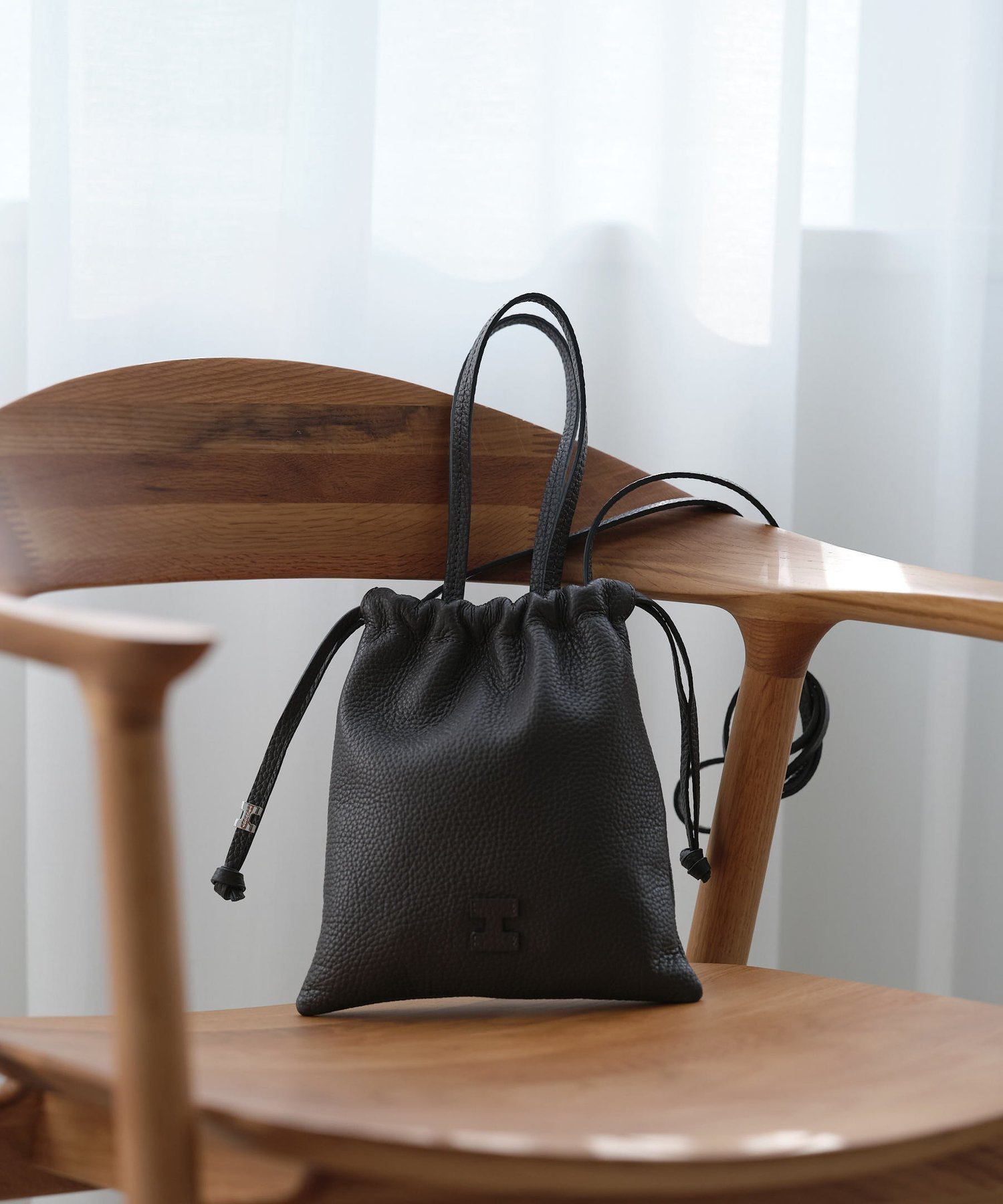 【イアクッチ/IACUCCI】のグラネッロ 2WAYTOTE CERVO インテリア・キッズ・メンズ・レディースファッション・服の通販 founy(ファニー) 　ファッション　Fashion　レディースファッション　Fashion for Women　バッグ　Bags　イエロー　Yellow　春　Spring　コレクション　Collection, Seasonal Line　コンパクト　Compact, Small Size　巾着　Drawstring Bag, Kinchaku　パープル　Purple, Violet　フロント　Front, Front Design　ポーチ　Pouch, Small Case　メタル　Metal, Metal Parts　リップ　Lip, Lip Motif　ワンポイント　One Point, Statement Accent　S/S・春夏　SS, Spring/Summer, Warm Season　夏　Summer　チャコールグレー|ID: prp329100004728916 ipo3291000000034795752