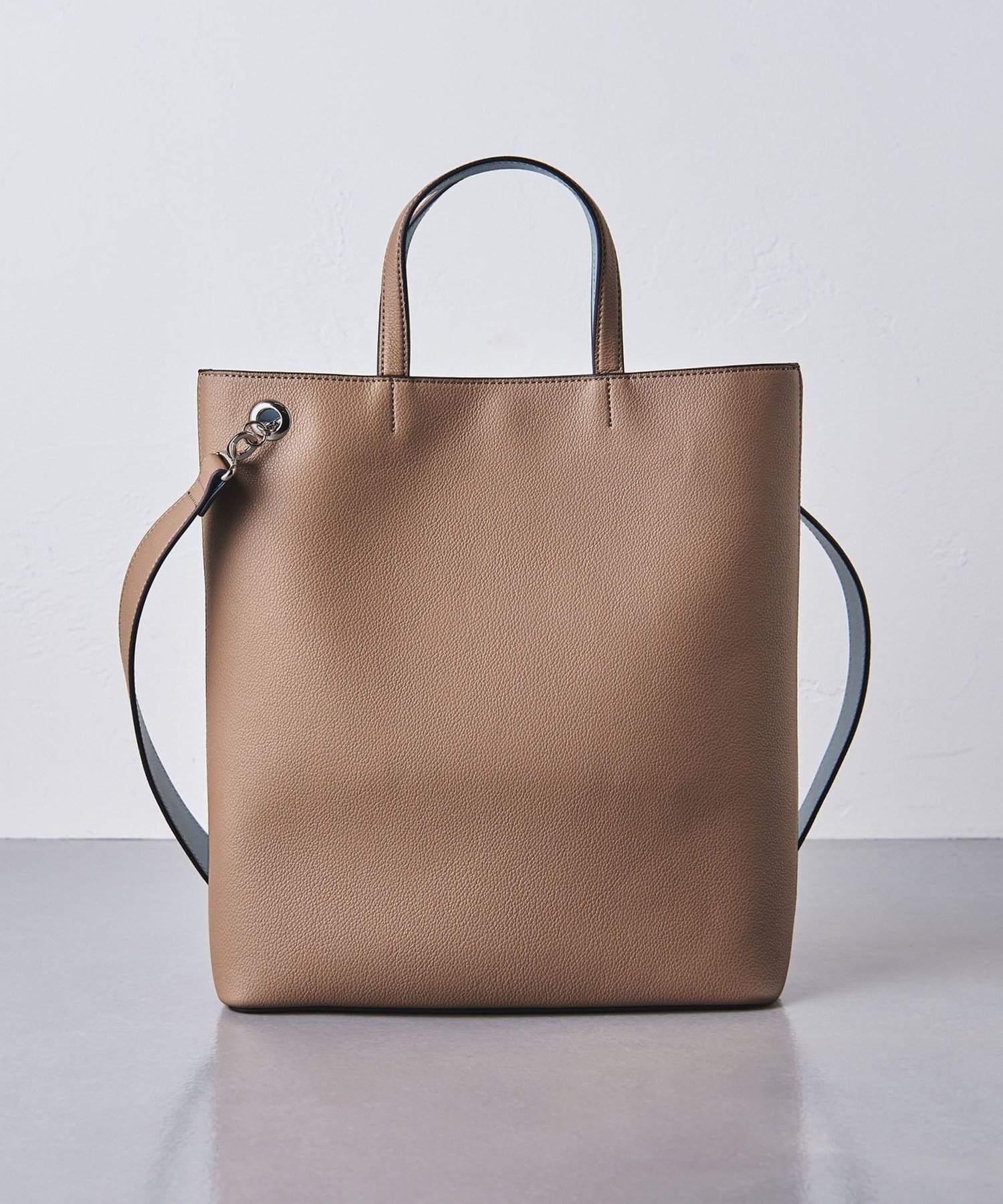 【ユナイテッドアローズ/UNITED ARROWS】のVERTICAL ベーシック トートバッグ インテリア・キッズ・メンズ・レディースファッション・服の通販 founy(ファニー) ファッション Fashion レディースファッション Fashion for Women バッグ Bags ショルダー Shoulder, Shoulder Strap シンプル Simple, Minimal 人気 Popular, Best Seller ベーシック Basic, Essential マグネット Magnet, Magnetic Closure モバイル Mobile, Smartphone ビジネス 仕事 通勤 Business / Work / Commuting BEIGE|ID: prp329100004728932 ipo3291000000034918748