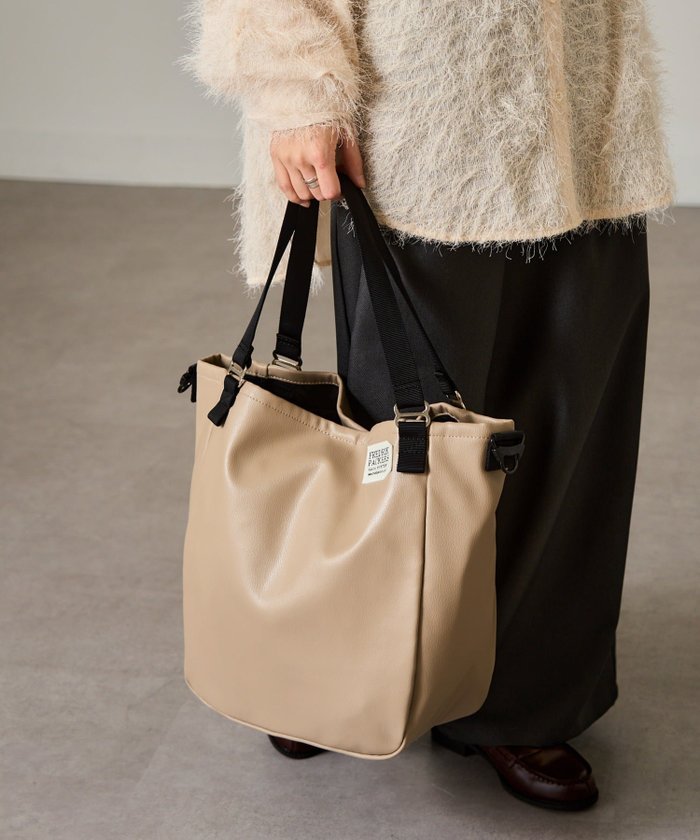 【セットアップセブン/SETUP7】のFREDRIK PACKERS/【SETUP7 別注!】 A4ファイル収納可能!MISSION TOTE S ECO LEATHER ミッショントート エコレザー A4ドキュメントや16inch以下のノートPCが収納可能 フレドリックパッカーズ プレゼント インテリア・キッズ・メンズ・レディースファッション・服の通販 founy(ファニー) https://founy.com/ ファッション Fashion レディースファッション Fashion for Women セットアップ Matching Sets バッグ Bags スラックス Slacks, Dress Pants セットアップ Set-Up, Coordinated Outfit チェック Check, Plaid, Tartan ティアードワンピース Tiered Dress, Flared Dress トレンド Trend, Trending Now 人気 Popular, Best Seller プリーツ Pleats, Pleated 別注 Limited Edition, Custom Order マーメイド Mermaid, Fishtail Silhouette 再入荷 Restock / Back in Stock 送料無料 Free Shipping エレガント 上品 Elegant スマホショルダーバッグ Smartphone Shoulder Bag ビジネス 仕事 通勤 Business / Work / Commuting |ID: prp329100004728962 ipo3291000000034164564