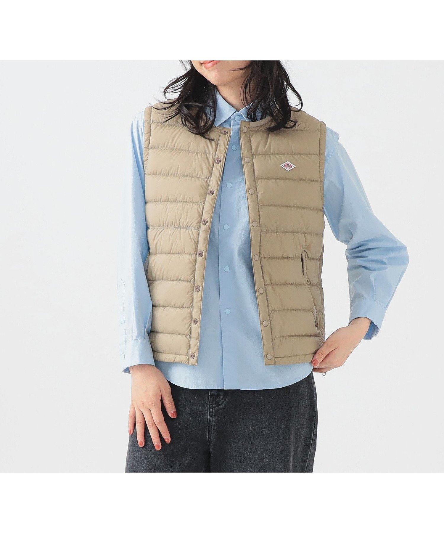 【ビーミングライフストアバイビームス/B:MING LIFE STORE by BEAMS】のDANTON / インナーダウン クルーネック ベスト 25FW(XS~M) 25AW 秋冬 ライトアウター レイヤード 人気、トレンドファッション・服の通販 founy(ファニー) ファッション Fashion レディースファッション Fashion for Women アウター Coat / Outerwear Collection トップス・カットソー Cut & Sew Tops ベスト&ジレ / 重ね着スタイル Vests & Gilets アウトドア Outdoor Clothing インナー Innerwear 秋 Autumn コンパクト Compact, Small Size シンプル Simple, Minimal ジップ Zip, Zipper ジャケット Jacket, Outerwear タフタ Taffeta, Structured Fabric ダウン Down, Puffer 定番 Standard, Basic Item フランス France, French ベスト Vest, Waistcoat ワーク Workwear, Utility Style 冬 Winter / This Winter A/W・秋冬 Autumn/Winter 再入荷 Restock / Back in Stock おすすめ Recommended / Our Picks 2025年 2025 2025-2026秋冬・A/W Autumn/Winter 2025–26 AW25–26 other-1|ID: prp329100004729082 ipo3291000000034554042